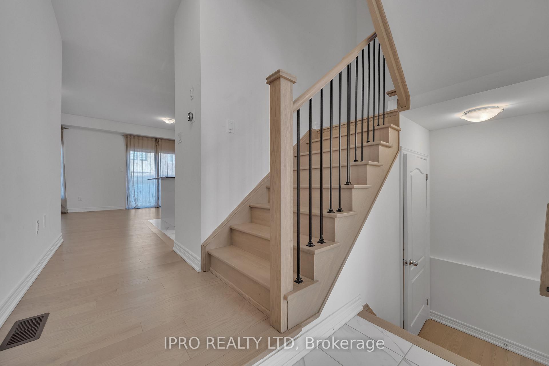 Photo 6 of 3950 Koenig Road, Burlington, Alton — HOMEH