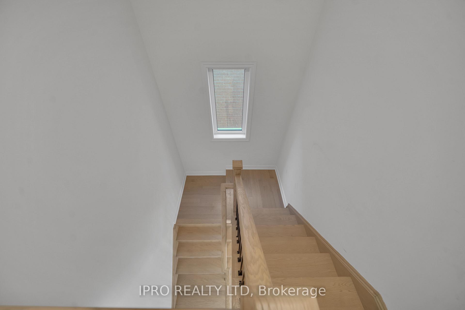 Photo 13 of 3950 Koenig Road, Burlington, Alton — HOMEH