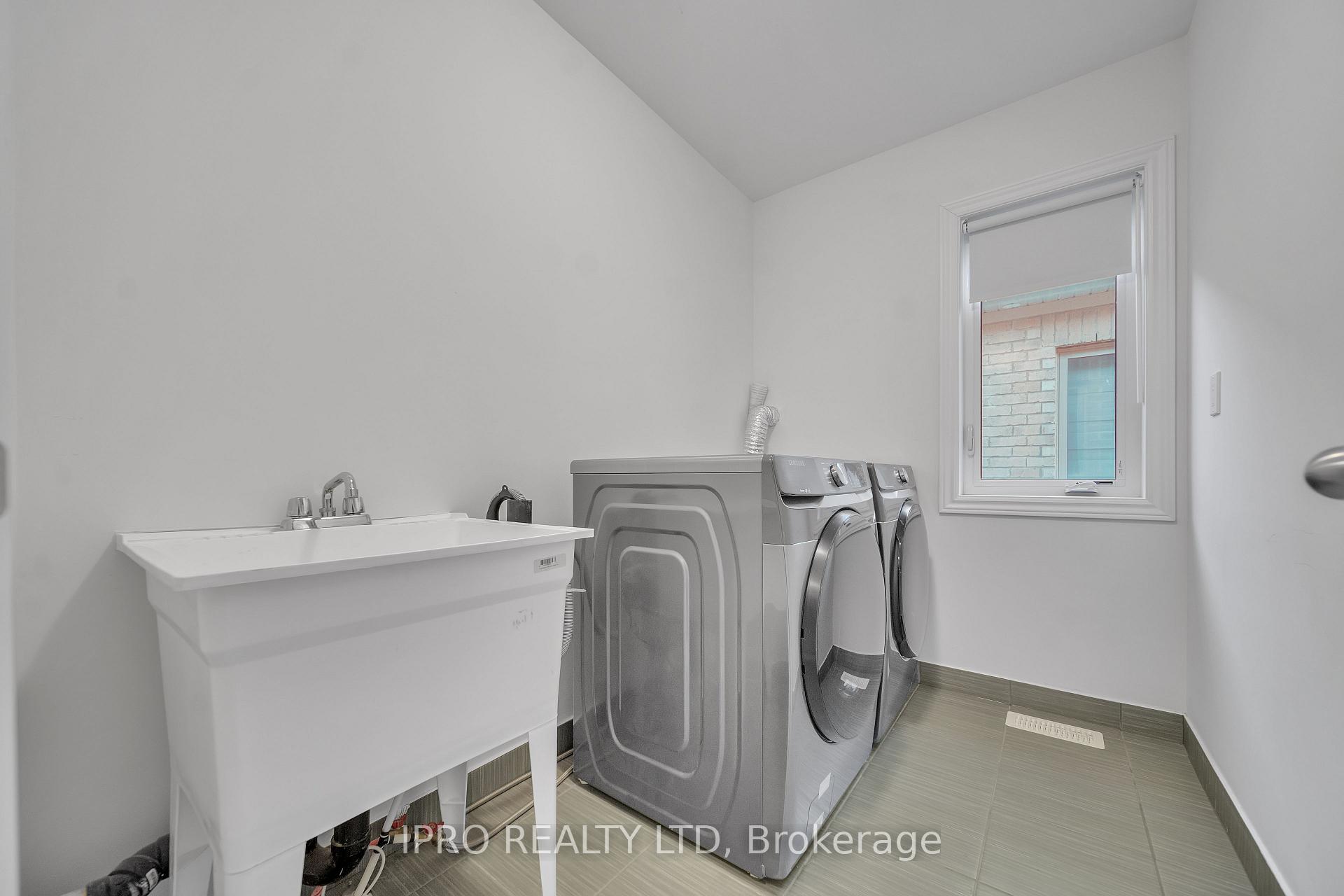 Photo 15 of 3950 Koenig Road, Burlington, Alton — HOMEH