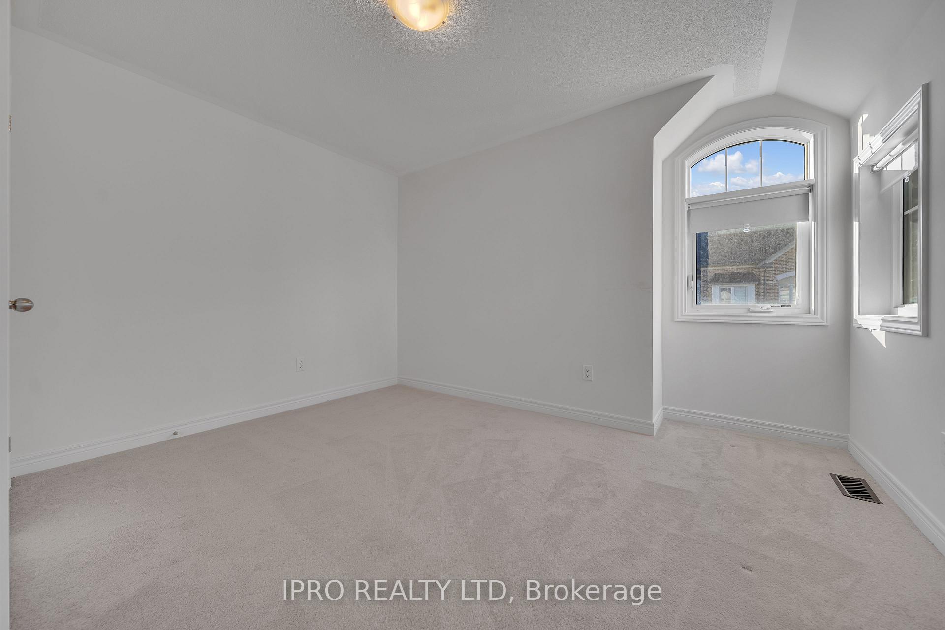 Photo 16 of 3950 Koenig Road, Burlington, Alton — HOMEH