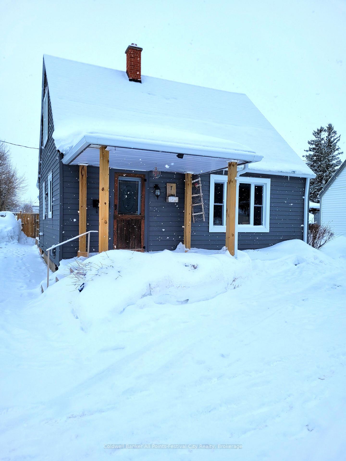 Photo 1 of 7 Blake Street W, Goderich, Goderich (Town) — HOMEH