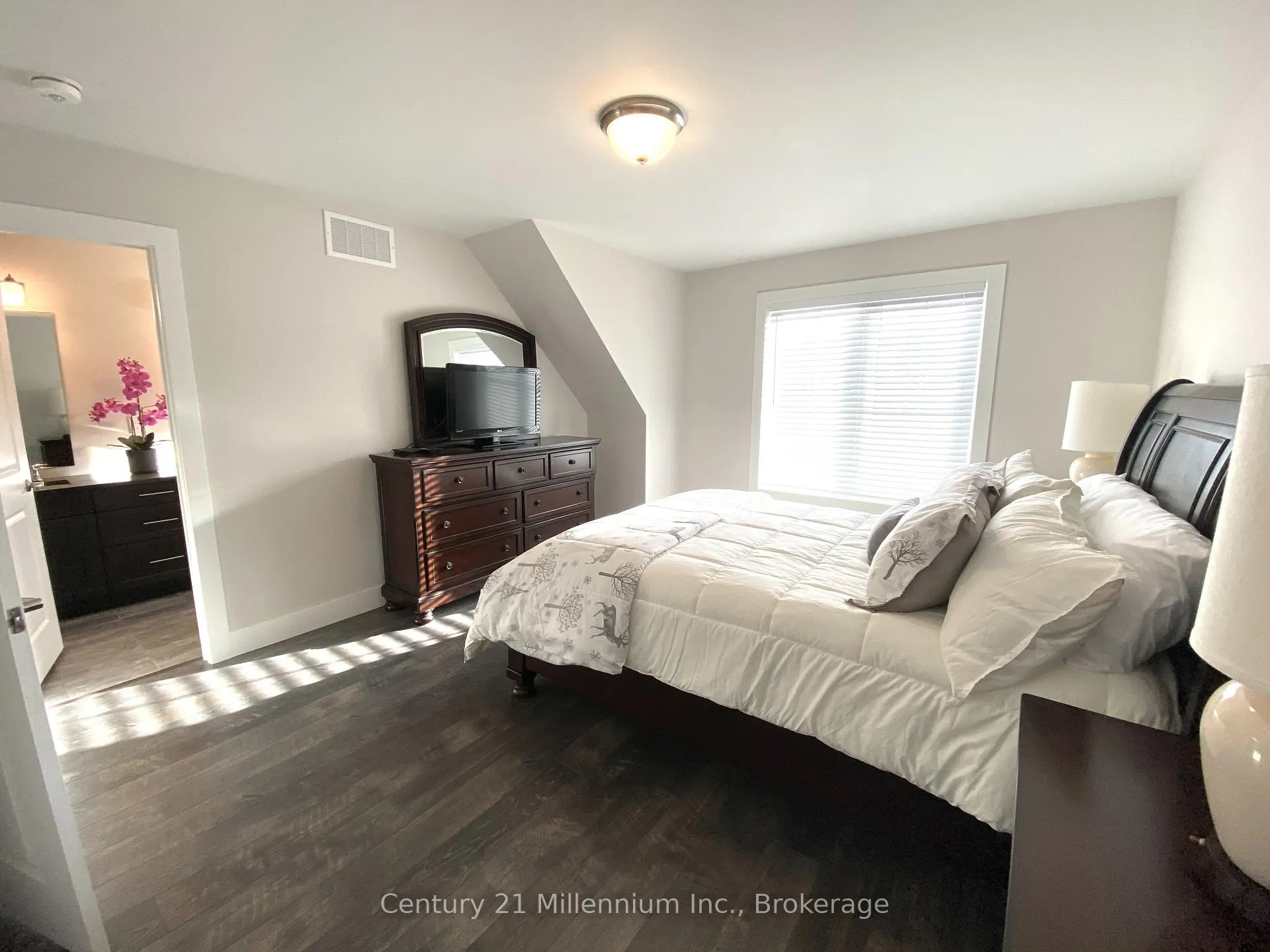 Photo 14 of 158 Red Pine Street, Blue Mountains — HOMEH