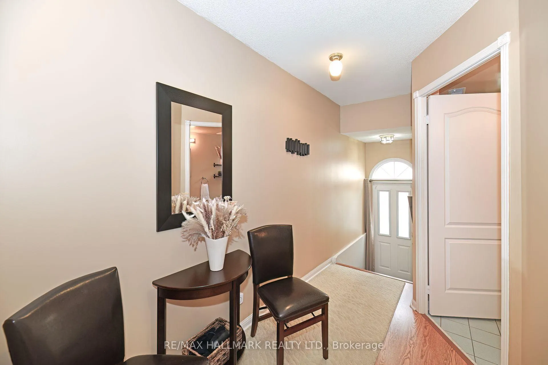 Photo 2 of Unit 826, 1400 The Esplanade N, Pickering, Town Centre — HOMEH