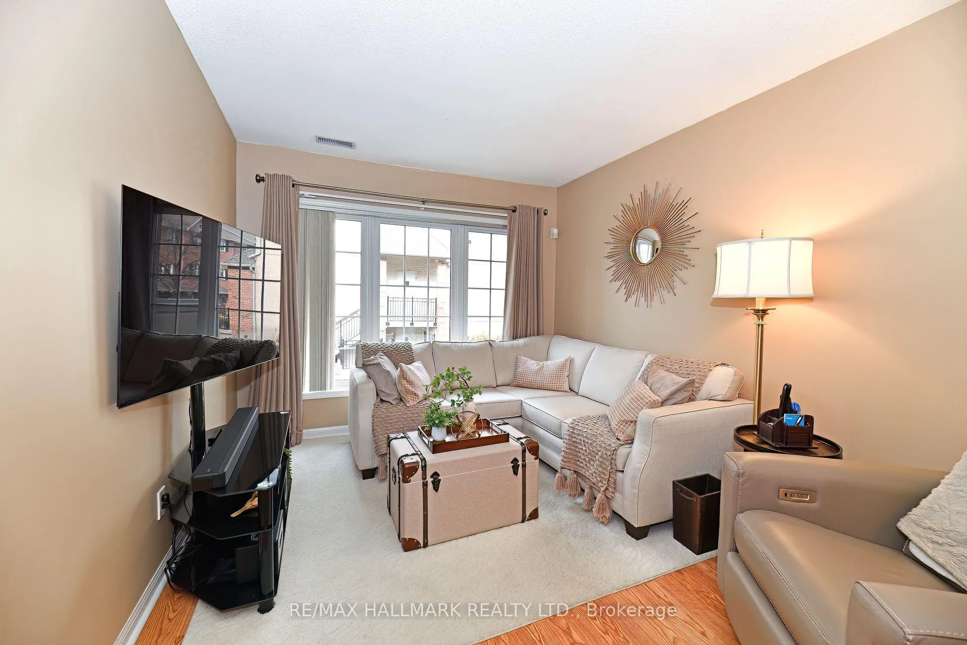 Photo 3 of Unit 826, 1400 The Esplanade N, Pickering, Town Centre — HOMEH