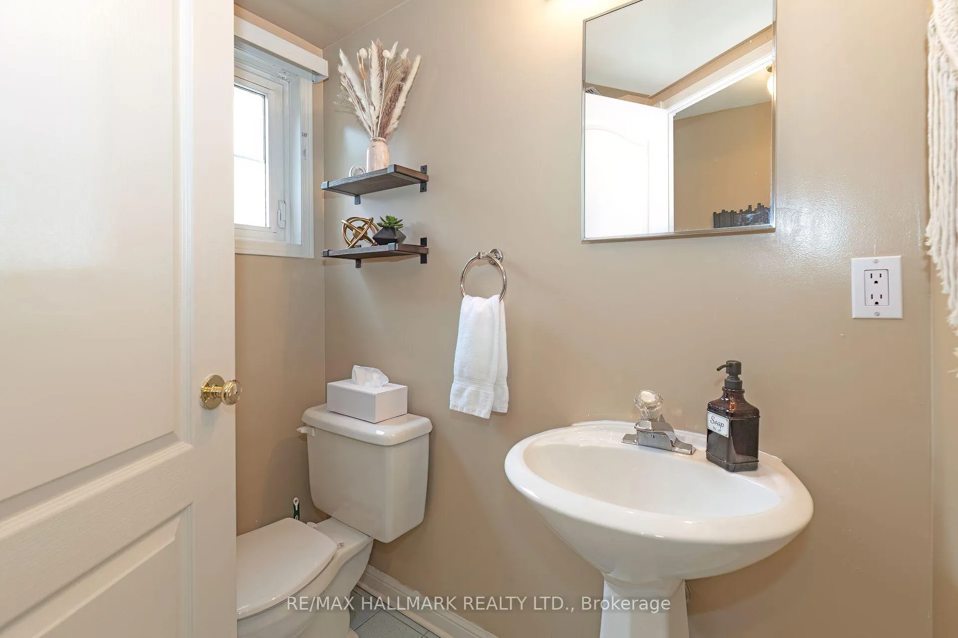 Photo 9 of Unit 826, 1400 The Esplanade N, Pickering, Town Centre — HOMEH
