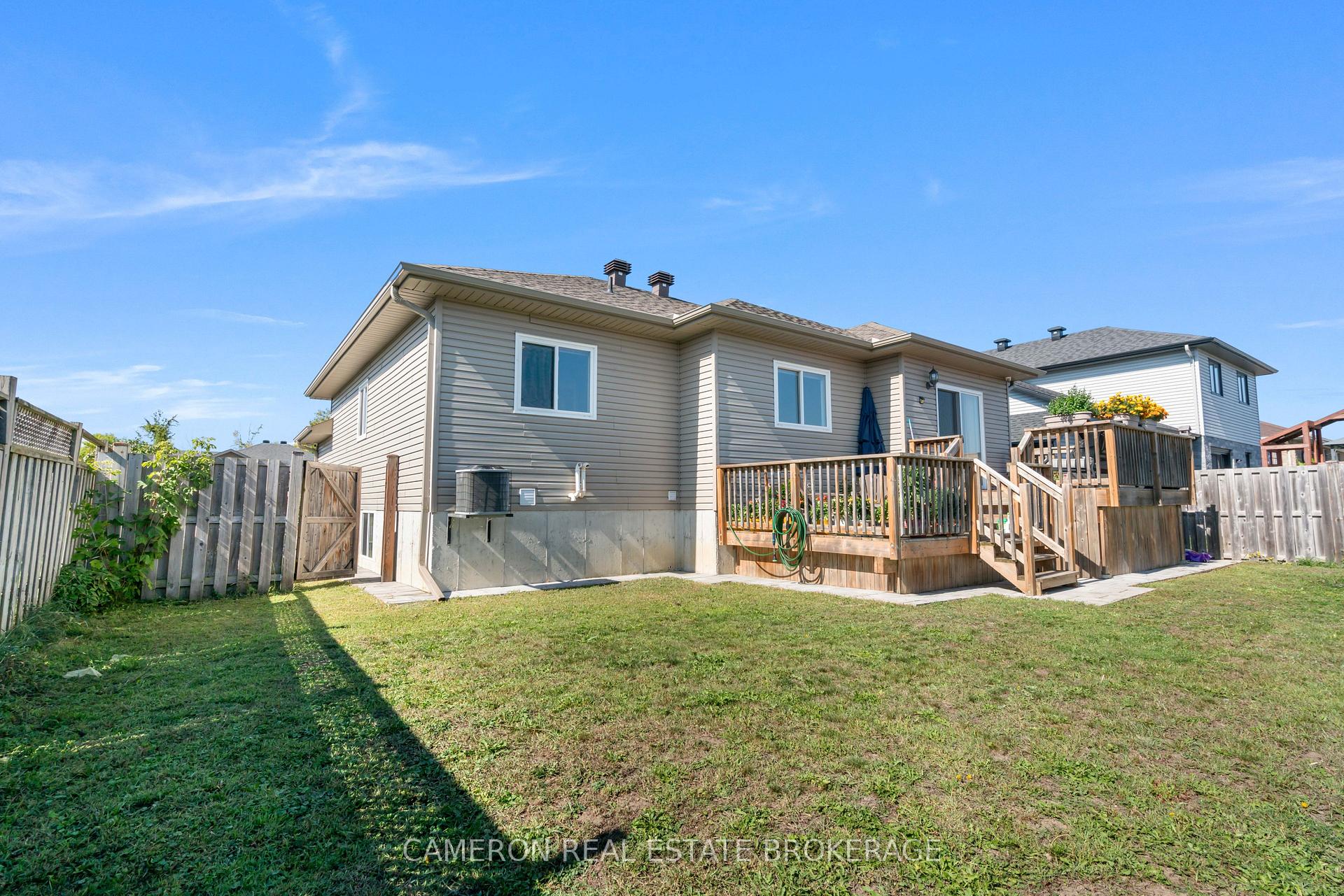 Photo 5 of 3201 Northdale Drive, Cornwall — HOMEH