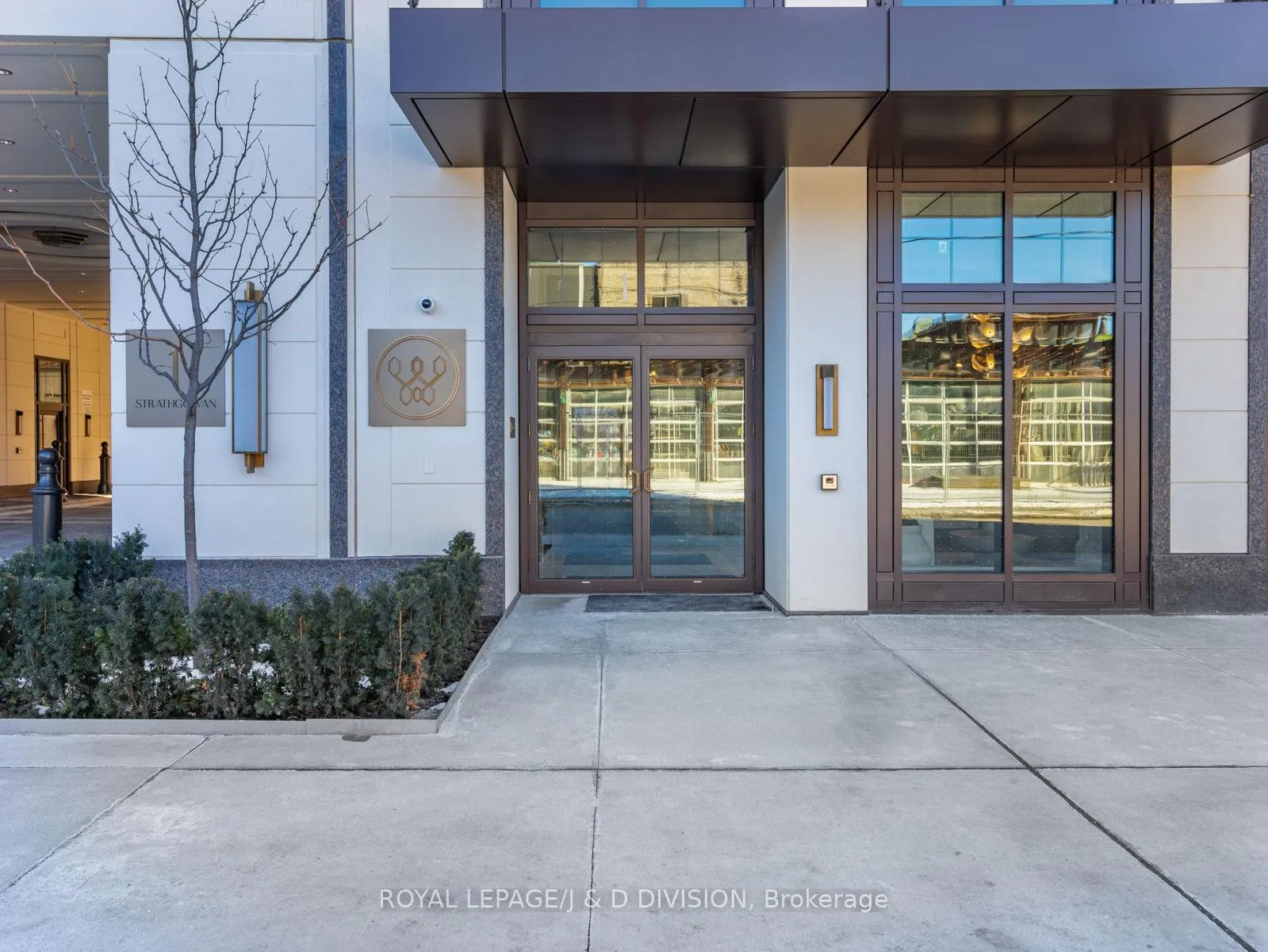 Photo 2 of Unit 707, 1 Strathgowan Avenue, Toronto, Lawrence Park South — HOMEH