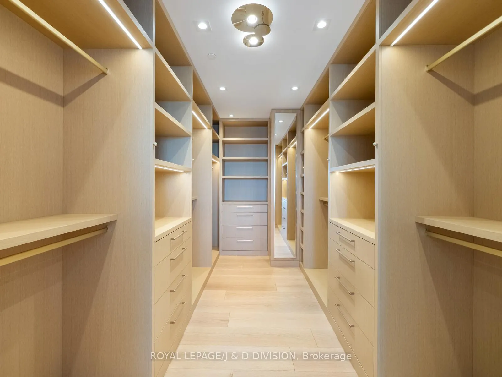 Photo 18 of Unit 707, 1 Strathgowan Avenue, Toronto, Lawrence Park South — HOMEH