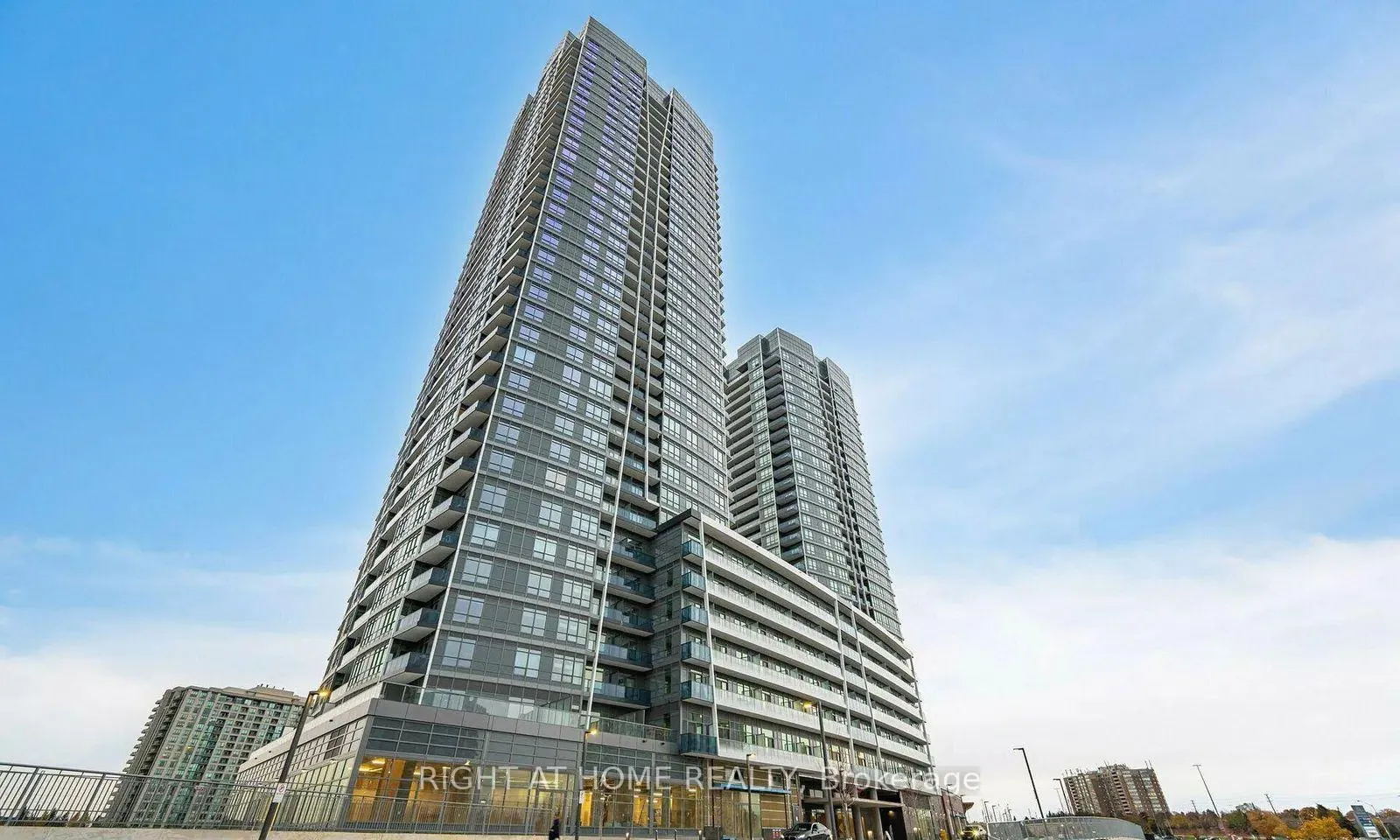 Photo 1 of Unit 3506, 30 Upper Mall Way, Vaughan, Brownridge — HOMEH