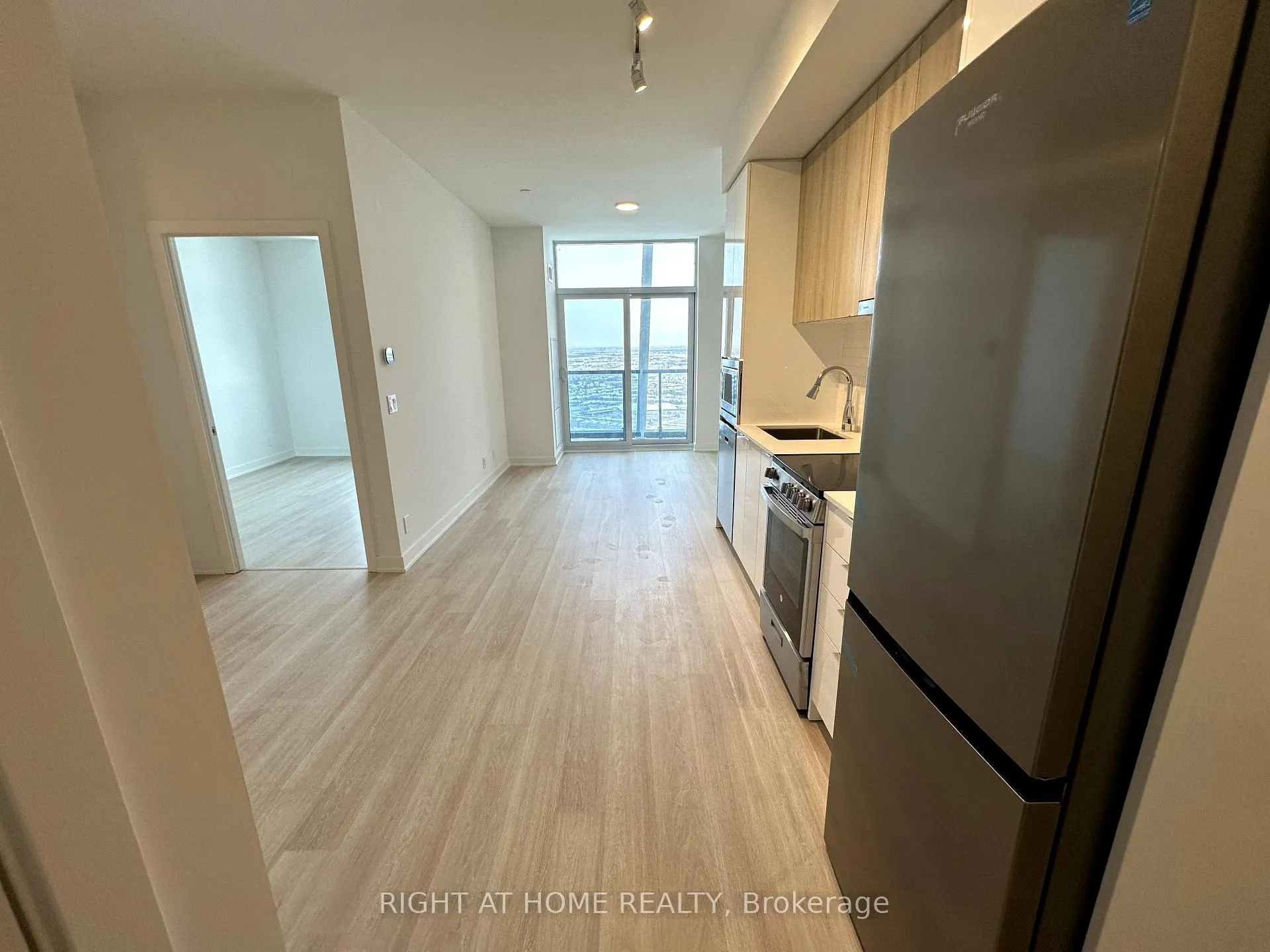 Photo 5 of Unit 3506, 30 Upper Mall Way, Vaughan, Brownridge — HOMEH