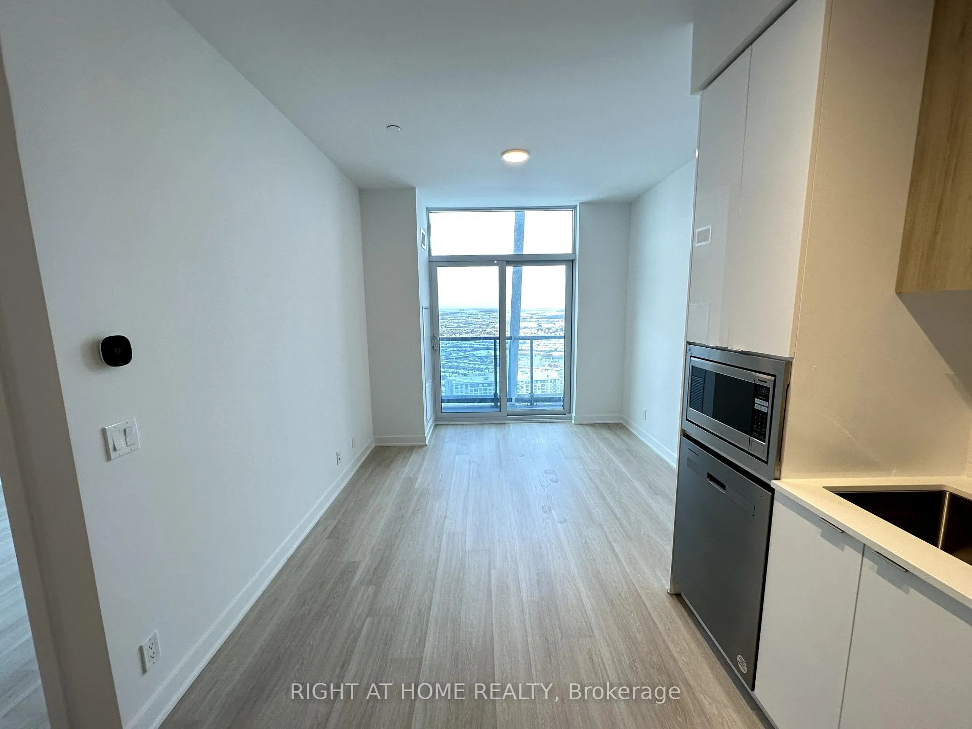 Photo 7 of Unit 3506, 30 Upper Mall Way, Vaughan, Brownridge — HOMEH