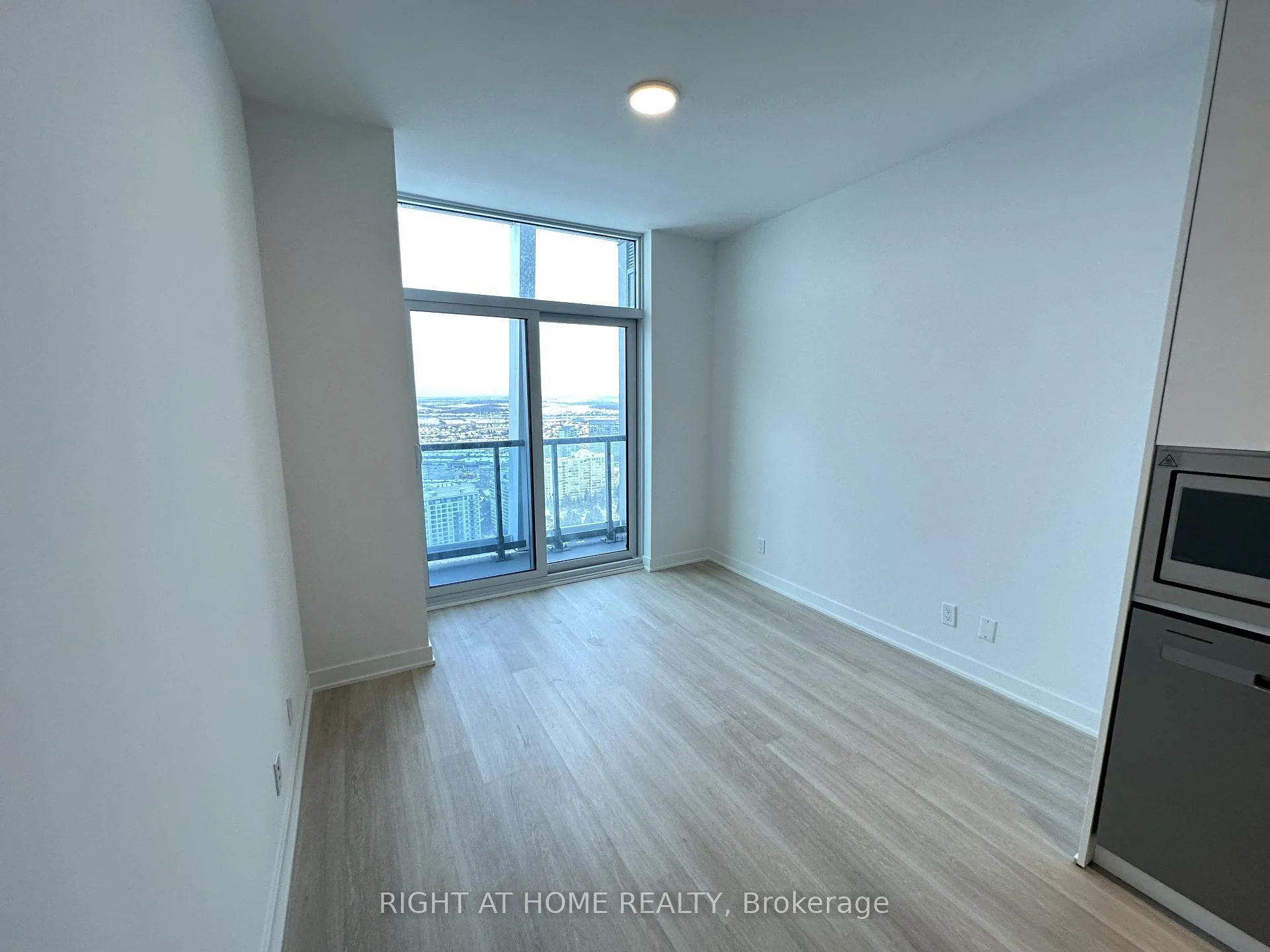 Photo 8 of Unit 3506, 30 Upper Mall Way, Vaughan, Brownridge — HOMEH