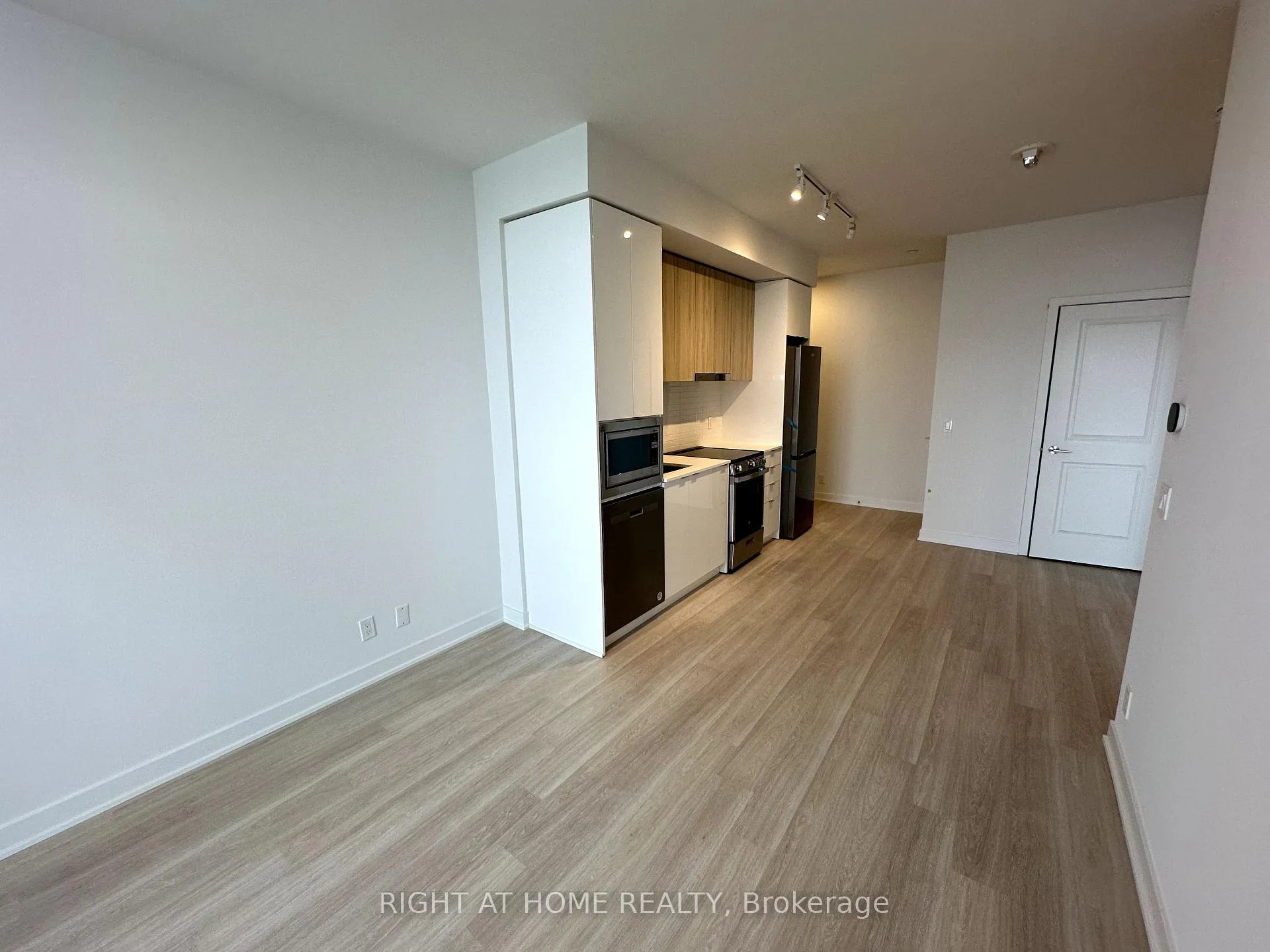 Photo 9 of Unit 3506, 30 Upper Mall Way, Vaughan, Brownridge — HOMEH
