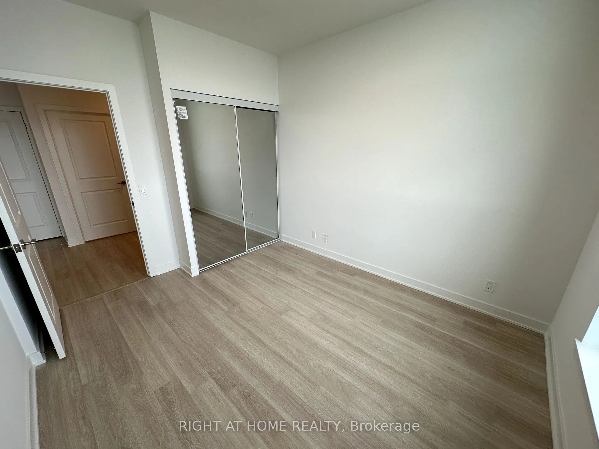 Photo 15 of Unit 3506, 30 Upper Mall Way, Vaughan, Brownridge — HOMEH
