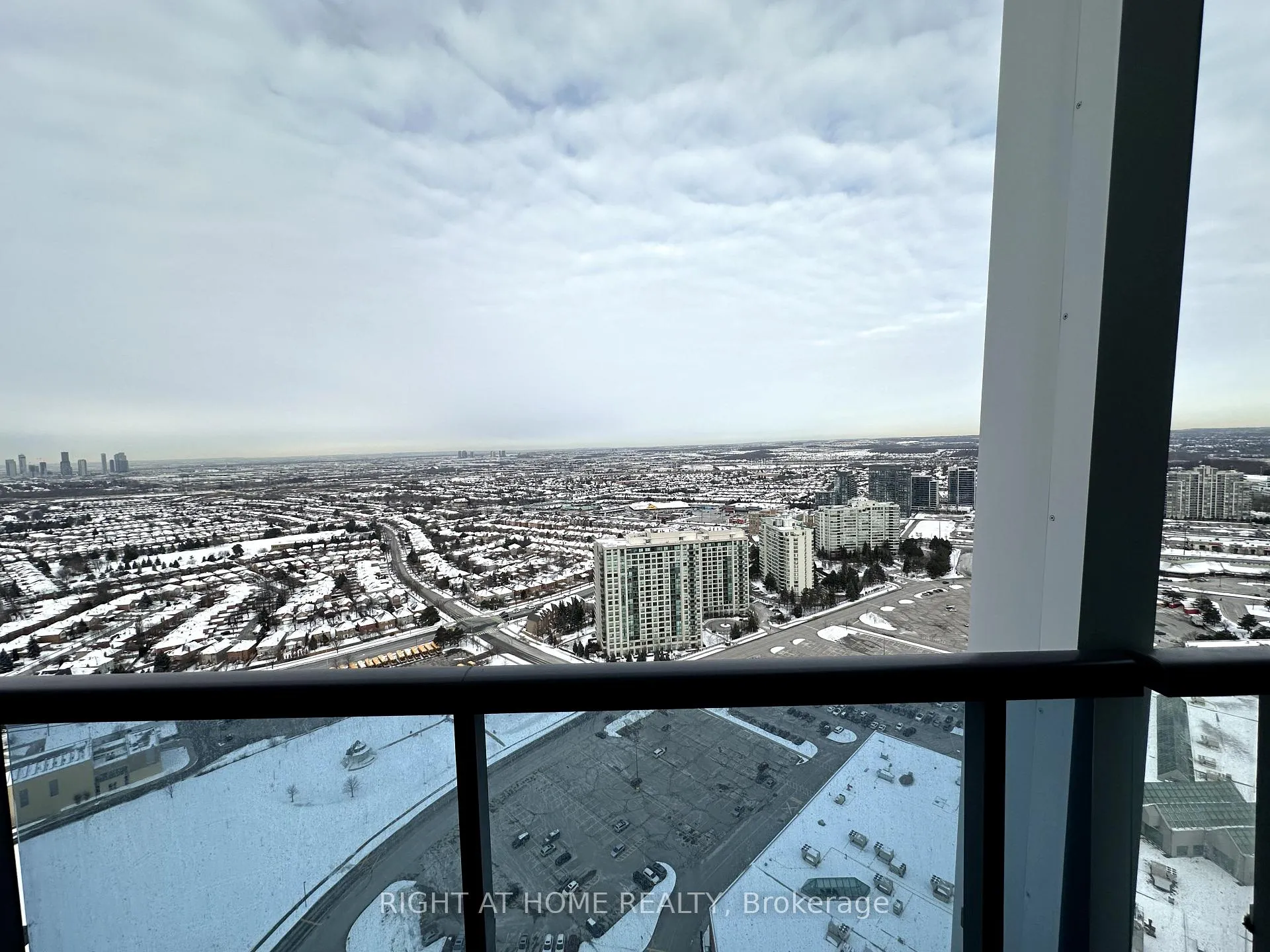 Photo 16 of Unit 3506, 30 Upper Mall Way, Vaughan, Brownridge — HOMEH
