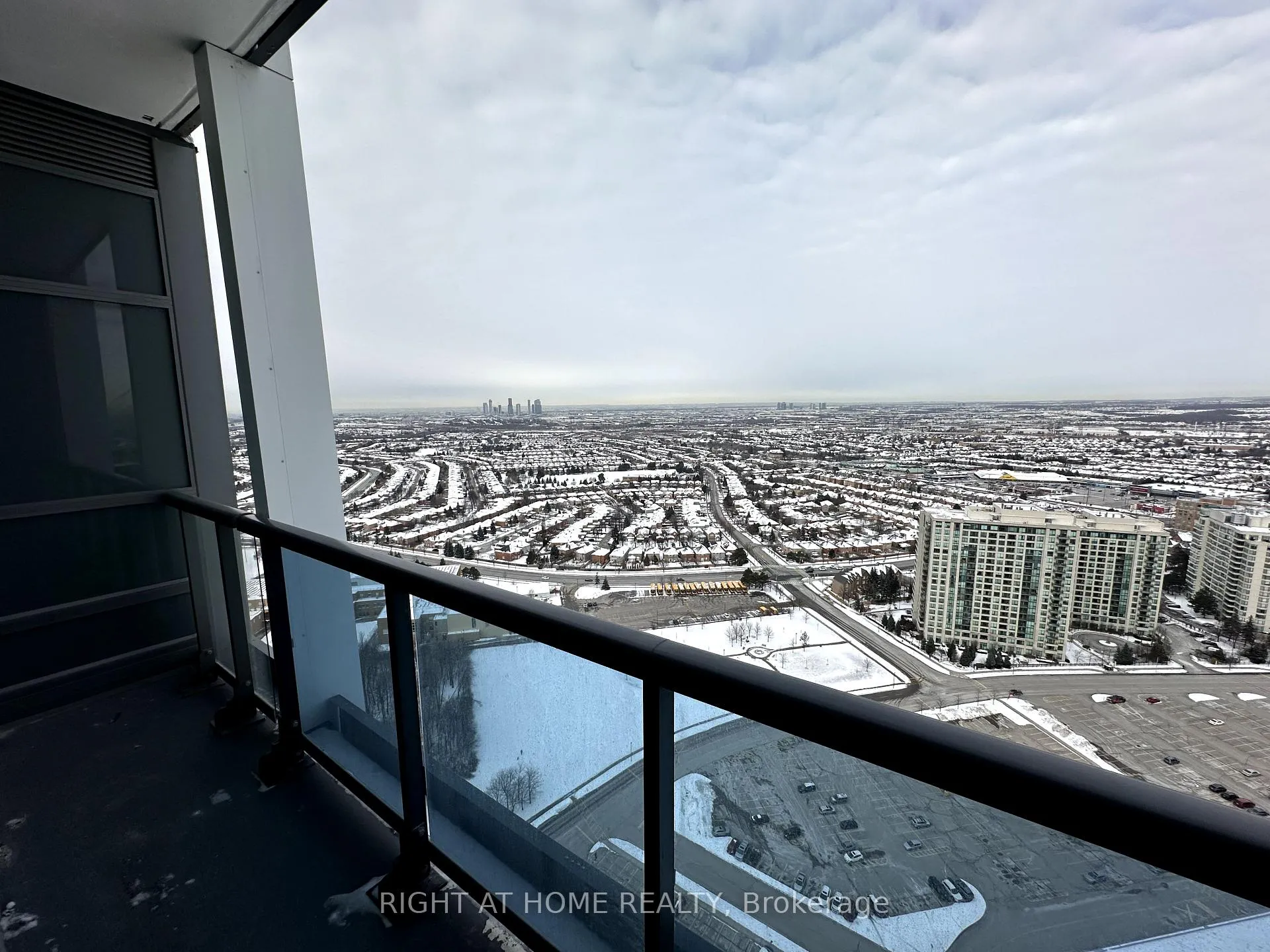 Photo 17 of Unit 3506, 30 Upper Mall Way, Vaughan, Brownridge — HOMEH