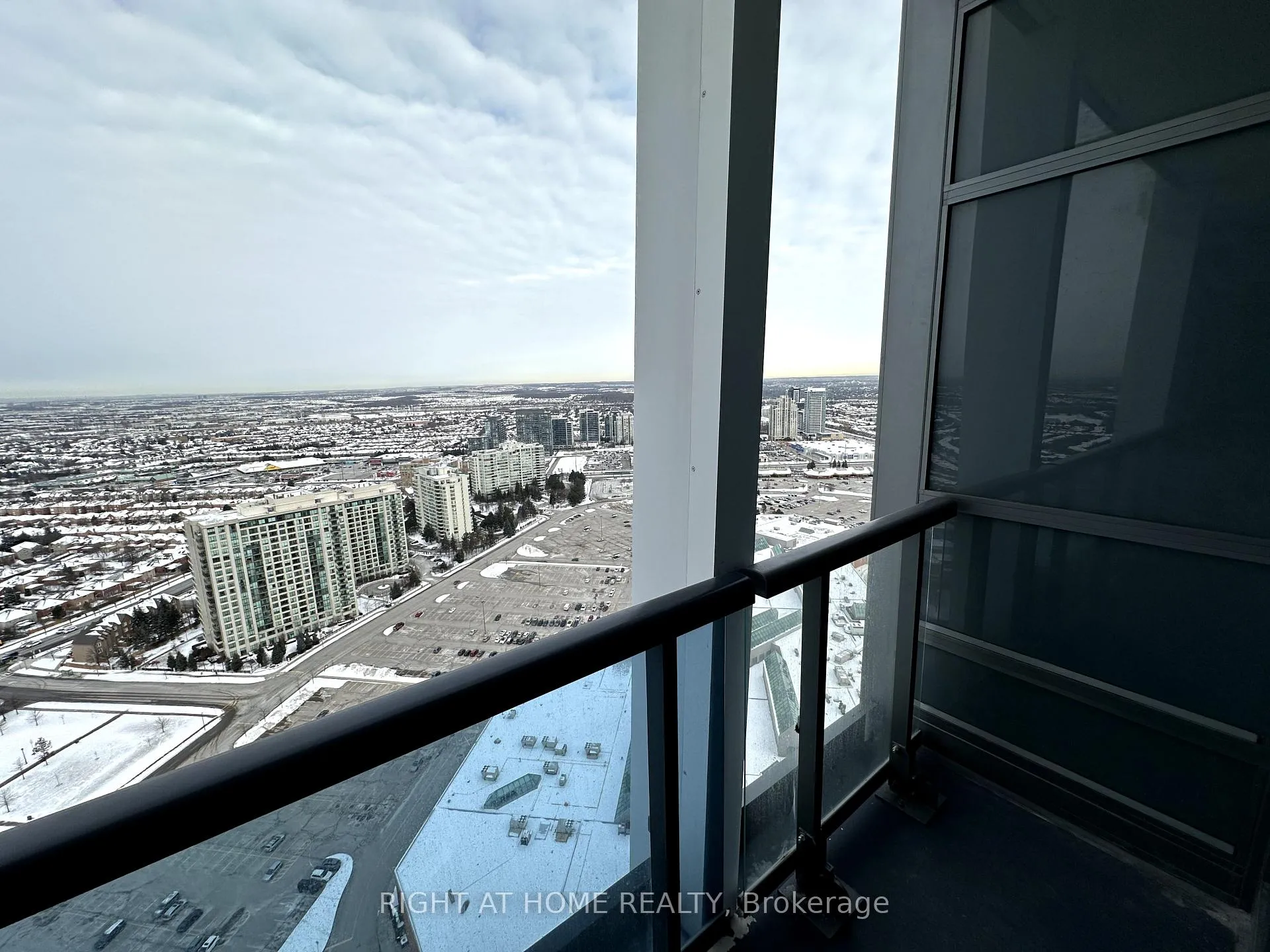 Photo 18 of Unit 3506, 30 Upper Mall Way, Vaughan, Brownridge — HOMEH