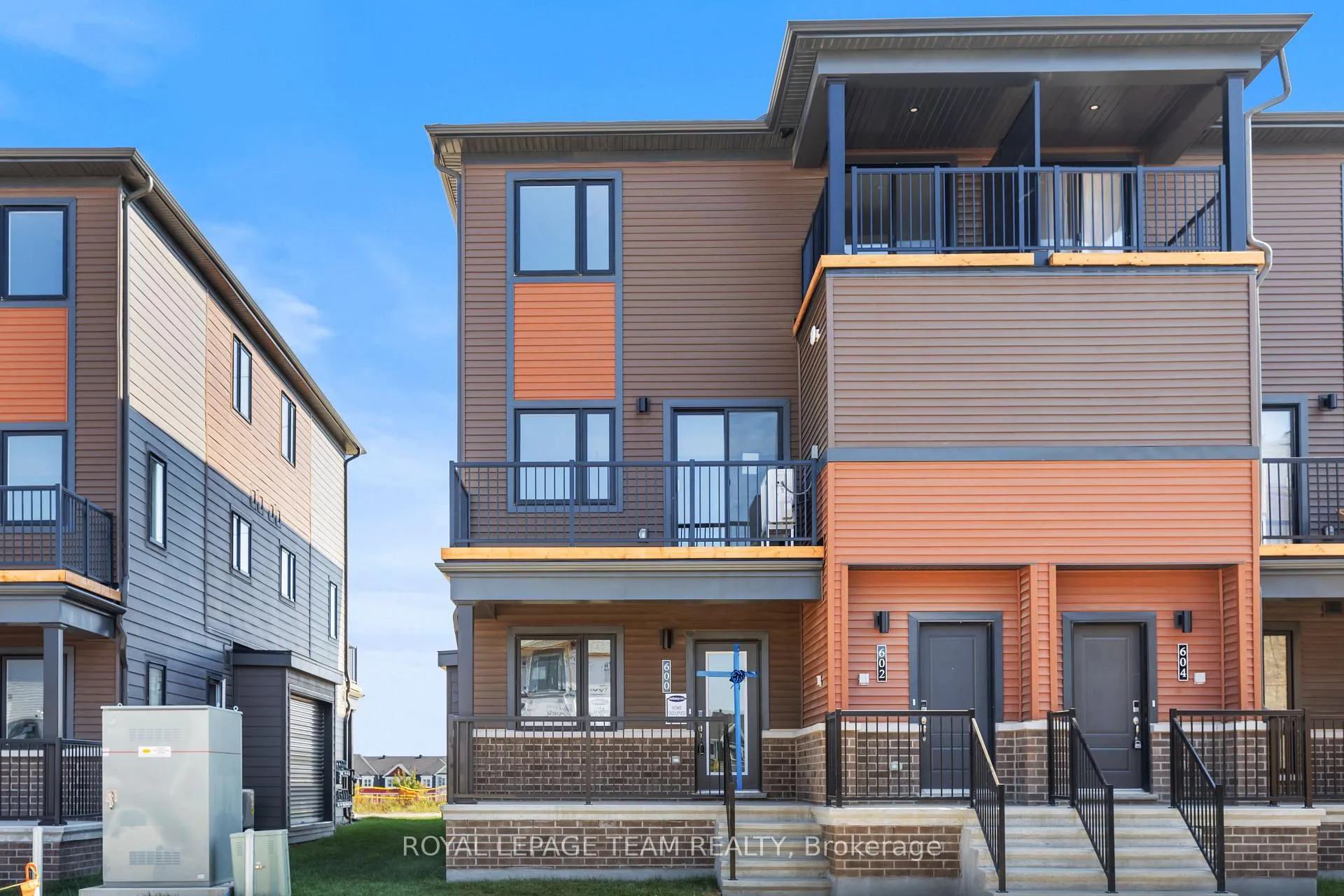 Photo 1 of 808 Parnian Private, Ottawa, Barrhaven - Half Moon Bay — HOMEH