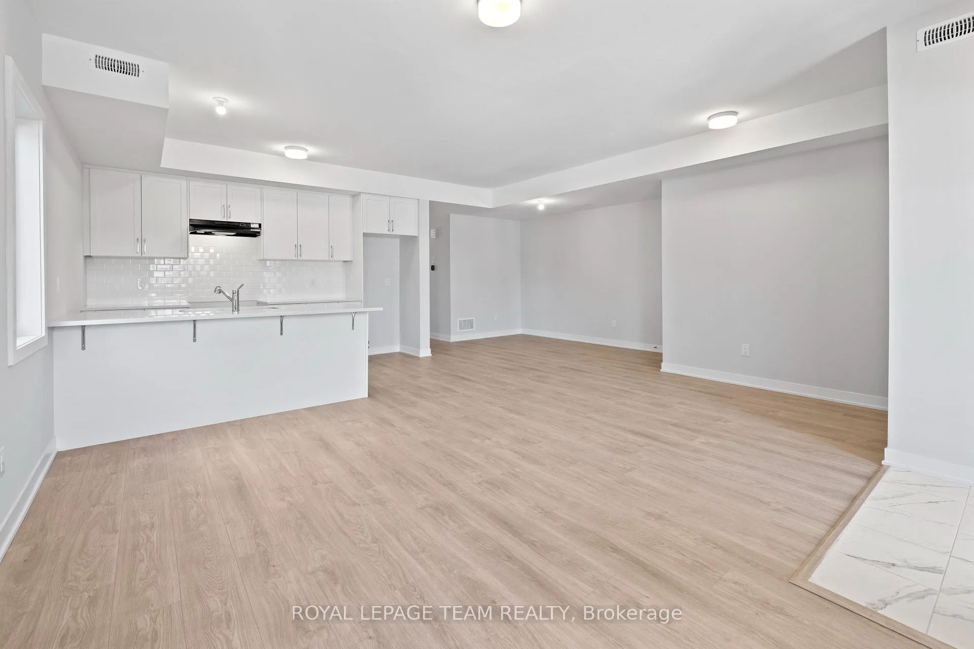 Photo 6 of 808 Parnian Private, Ottawa, Barrhaven - Half Moon Bay — HOMEH