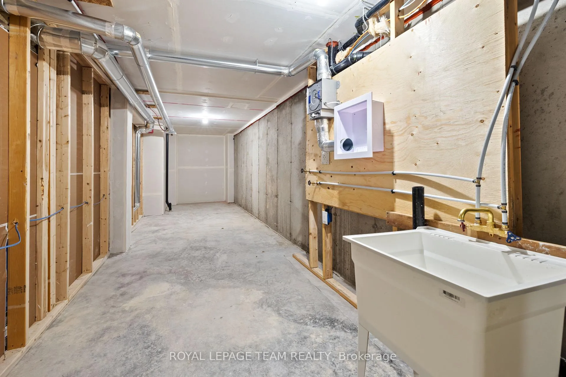 Photo 17 of 808 Parnian Private, Ottawa, Barrhaven - Half Moon Bay — HOMEH