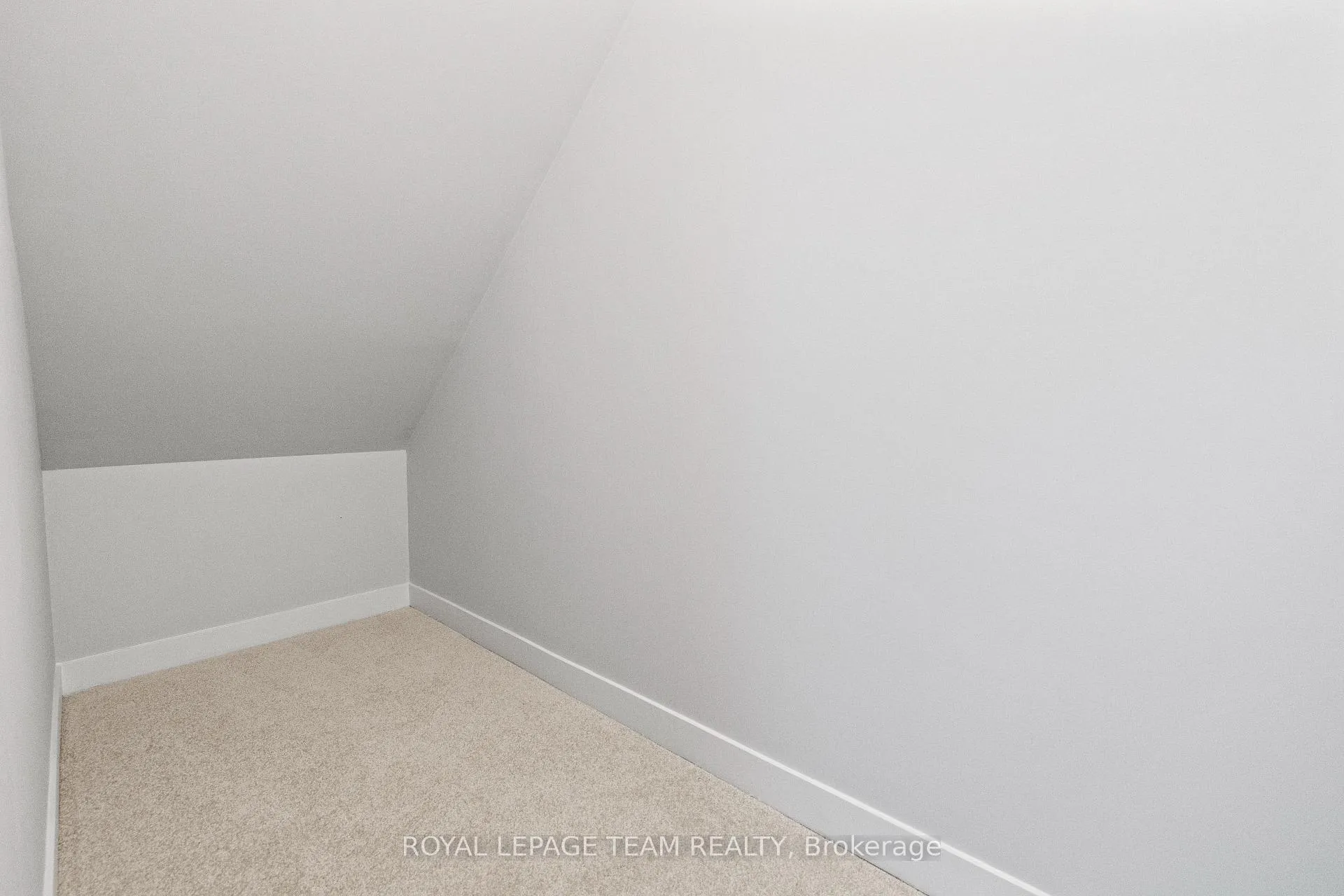 Photo 19 of 808 Parnian Private, Ottawa, Barrhaven - Half Moon Bay — HOMEH
