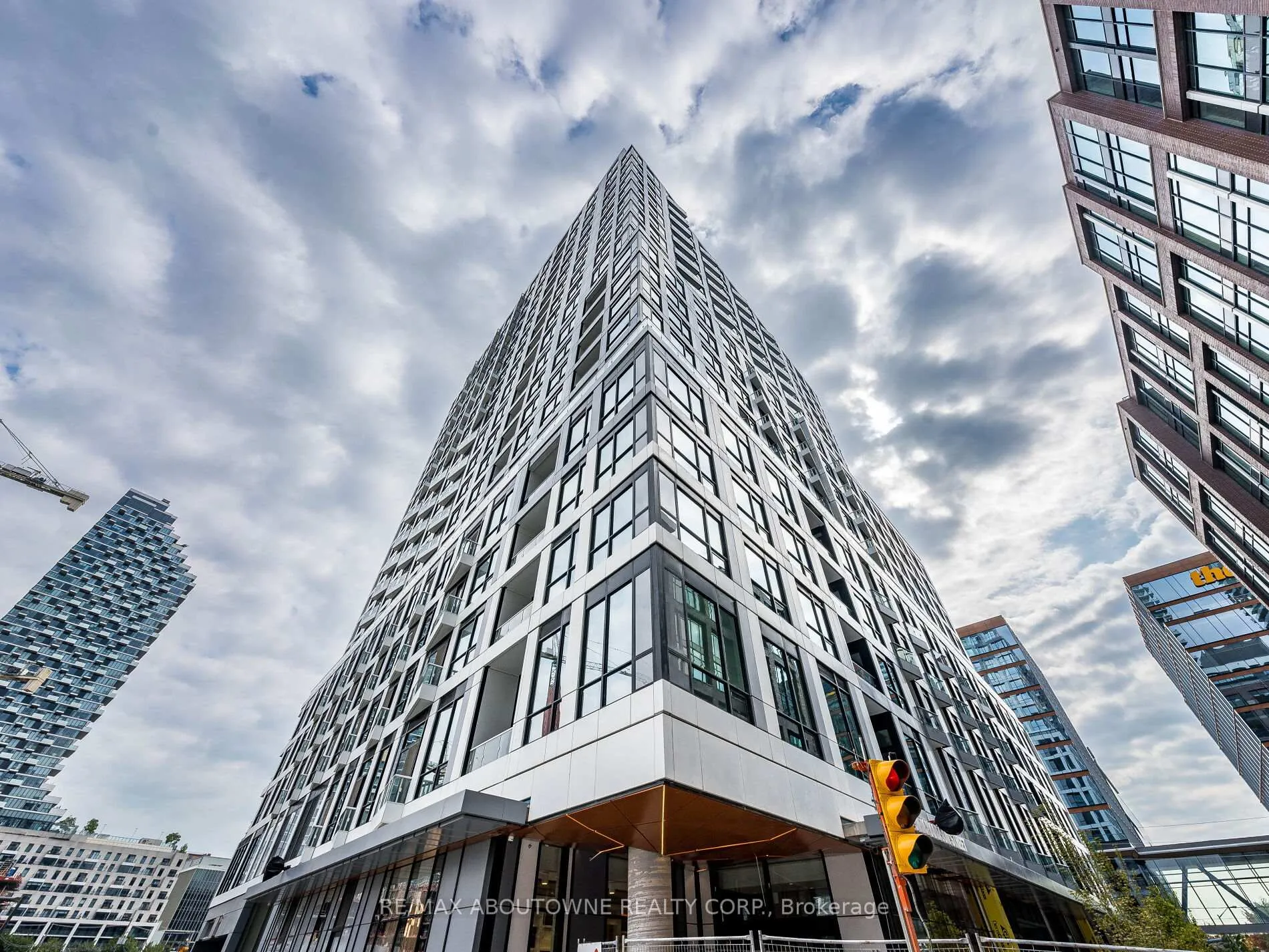 Front of Unit 1507, 15 Richardson Street