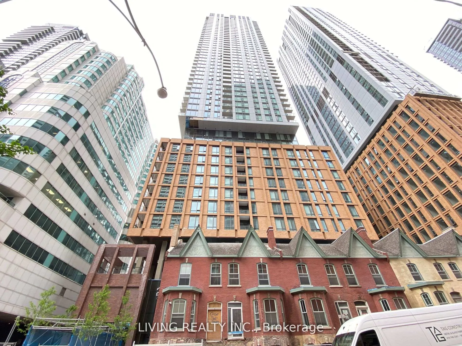 Front of Unit 4522, 28 Widmer Street