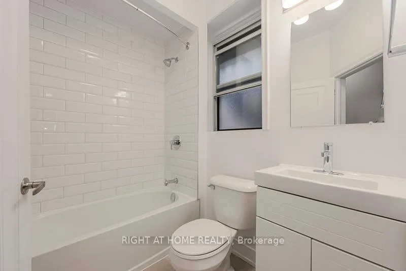Photo 5 of Unit R, 723 Bloor Street, Toronto, Palmerston-Little Italy — HOMEH