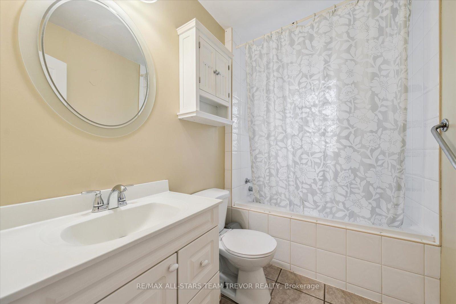 Photo 12 of 246 Glenwoods Avenue, Georgina, Keswick South — HOMEH