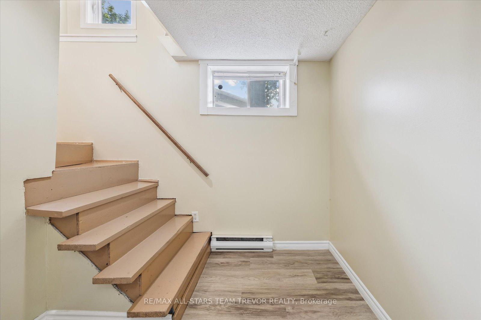 Photo 13 of 246 Glenwoods Avenue, Georgina, Keswick South — HOMEH