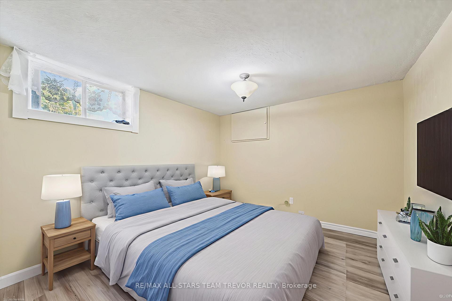 Photo 17 of 246 Glenwoods Avenue, Georgina, Keswick South — HOMEH