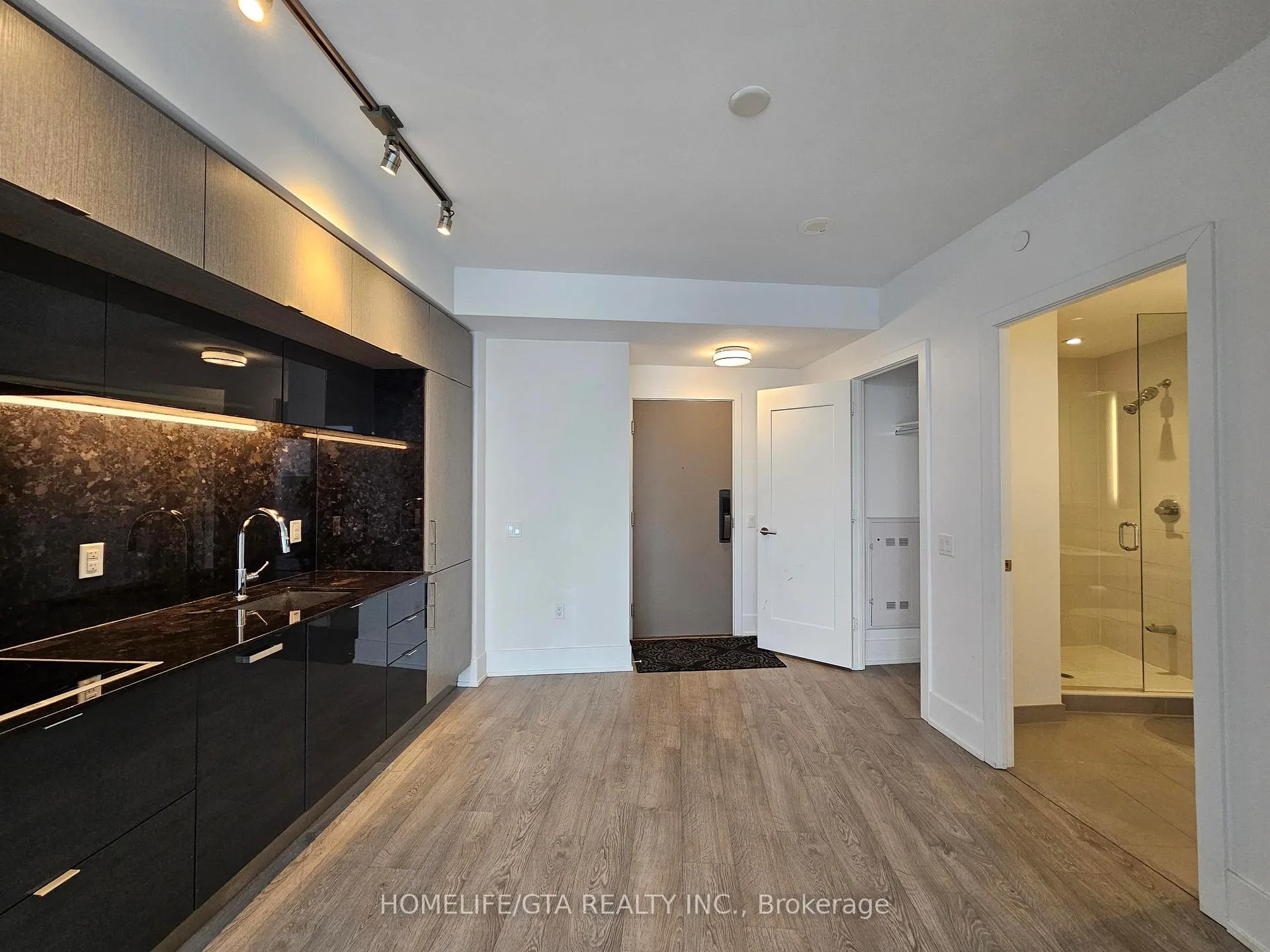 Photo 3 of Unit 4009, 10 York Street, Toronto, Waterfront Communities — HOMEH