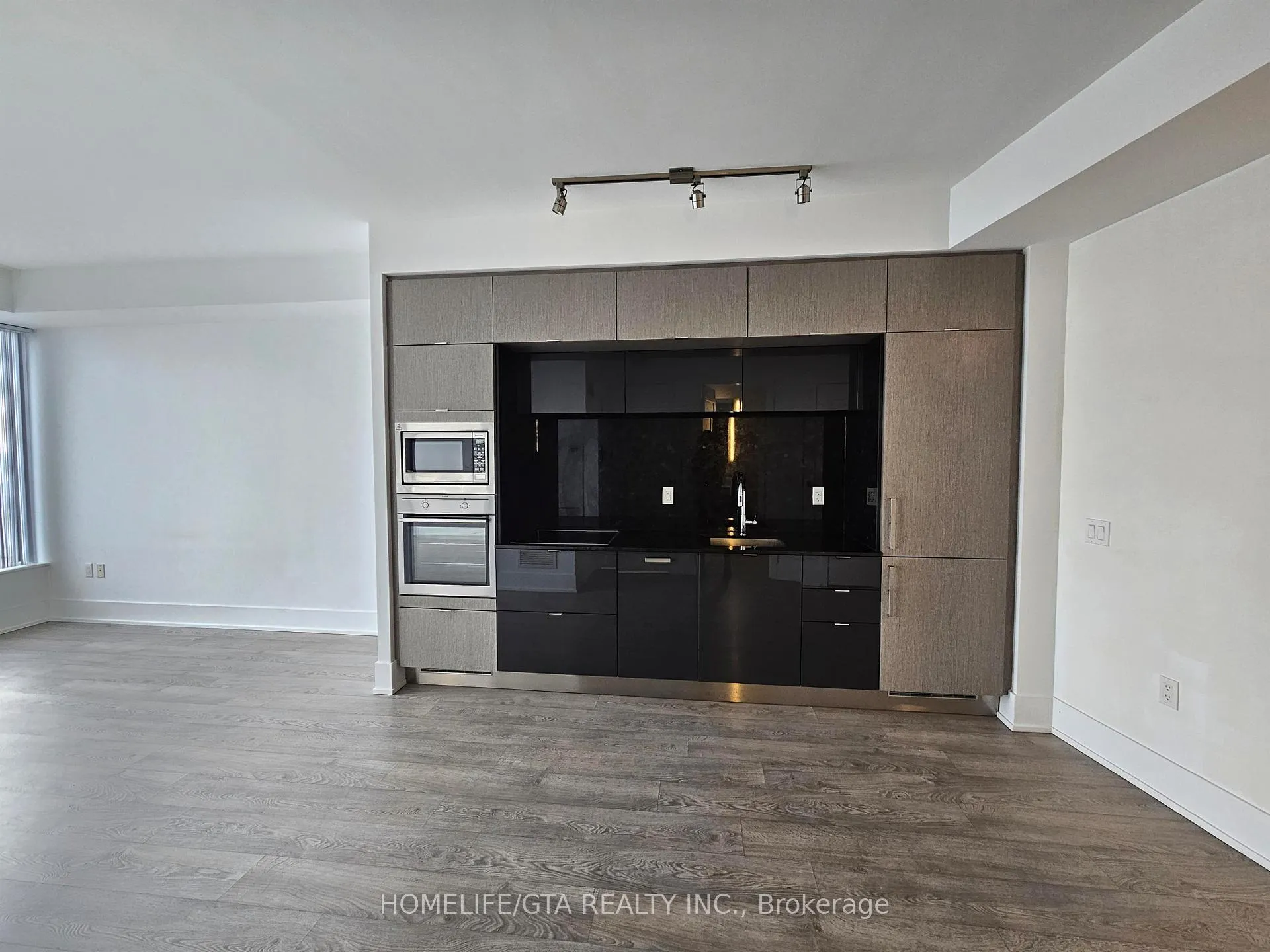 Photo 5 of Unit 4009, 10 York Street, Toronto, Waterfront Communities — HOMEH
