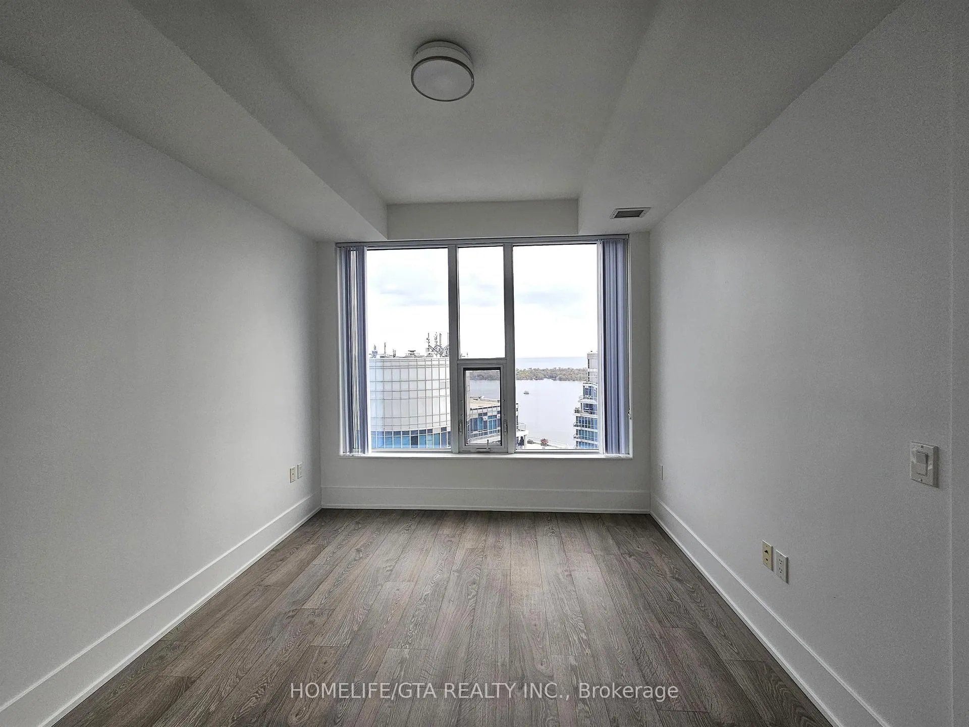 Photo 10 of Unit 4009, 10 York Street, Toronto, Waterfront Communities — HOMEH