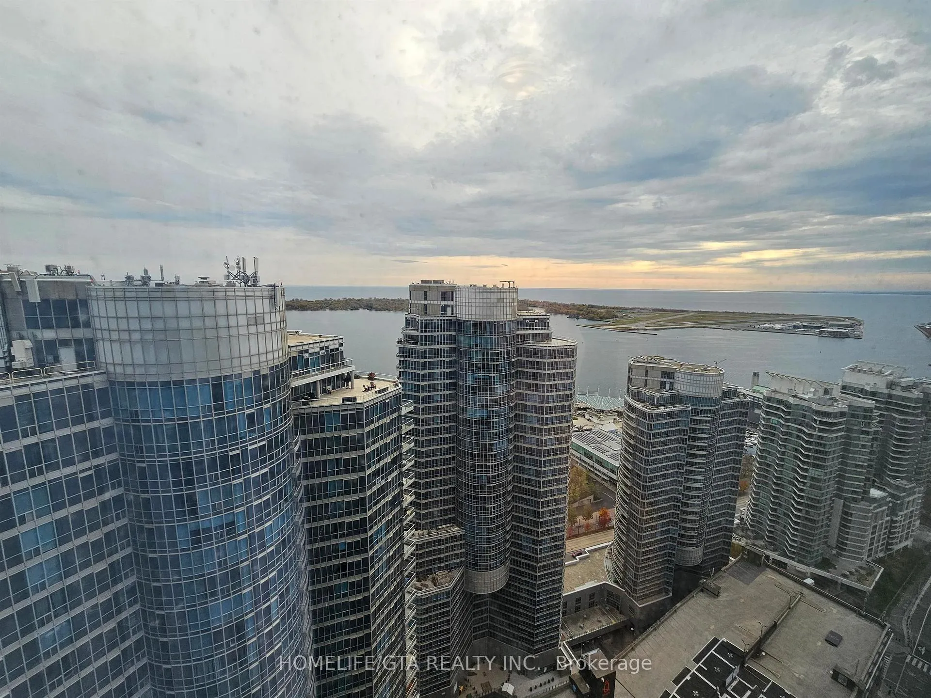 Photo 14 of Unit 4009, 10 York Street, Toronto, Waterfront Communities — HOMEH