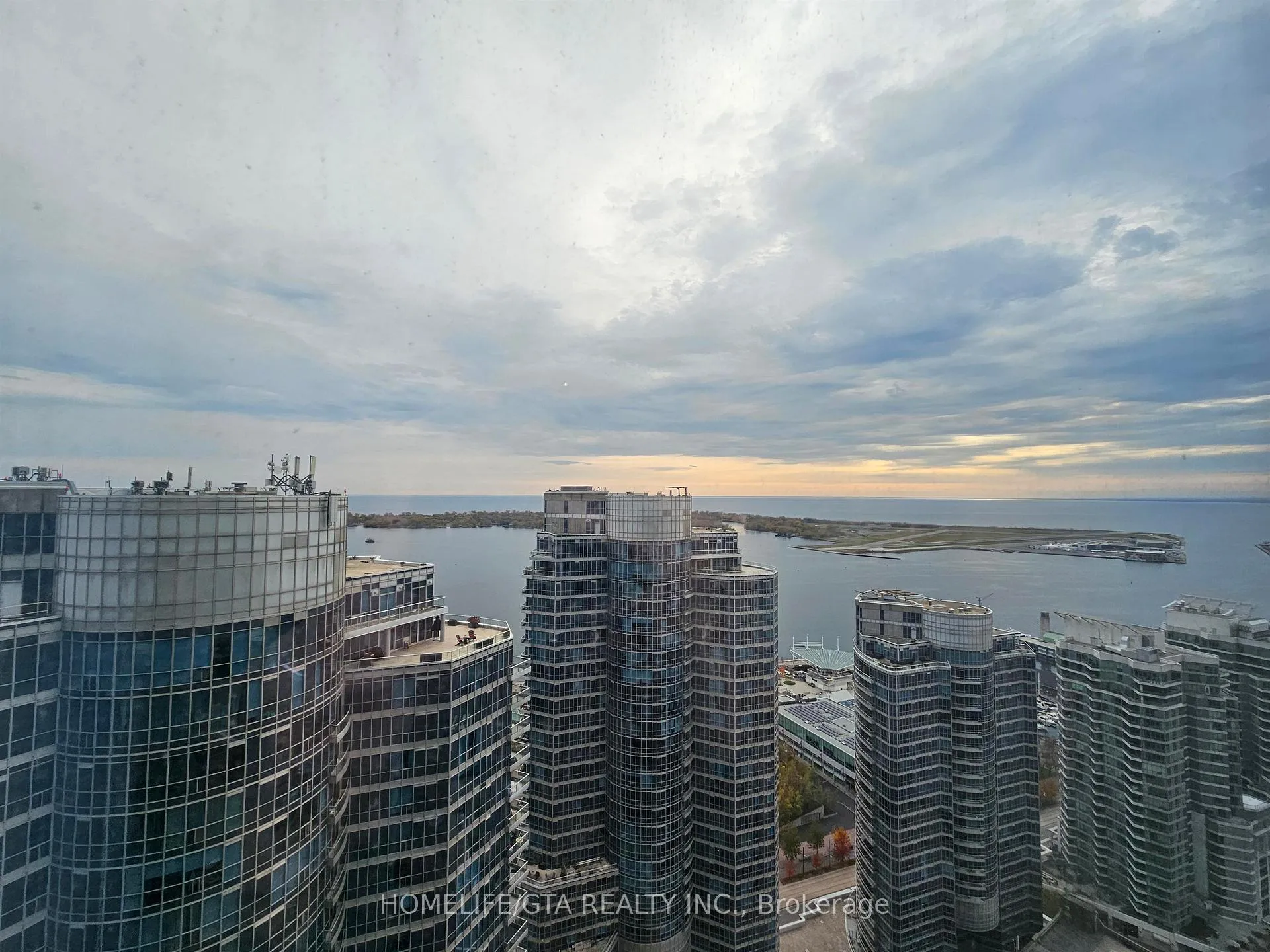 Photo 15 of Unit 4009, 10 York Street, Toronto, Waterfront Communities — HOMEH