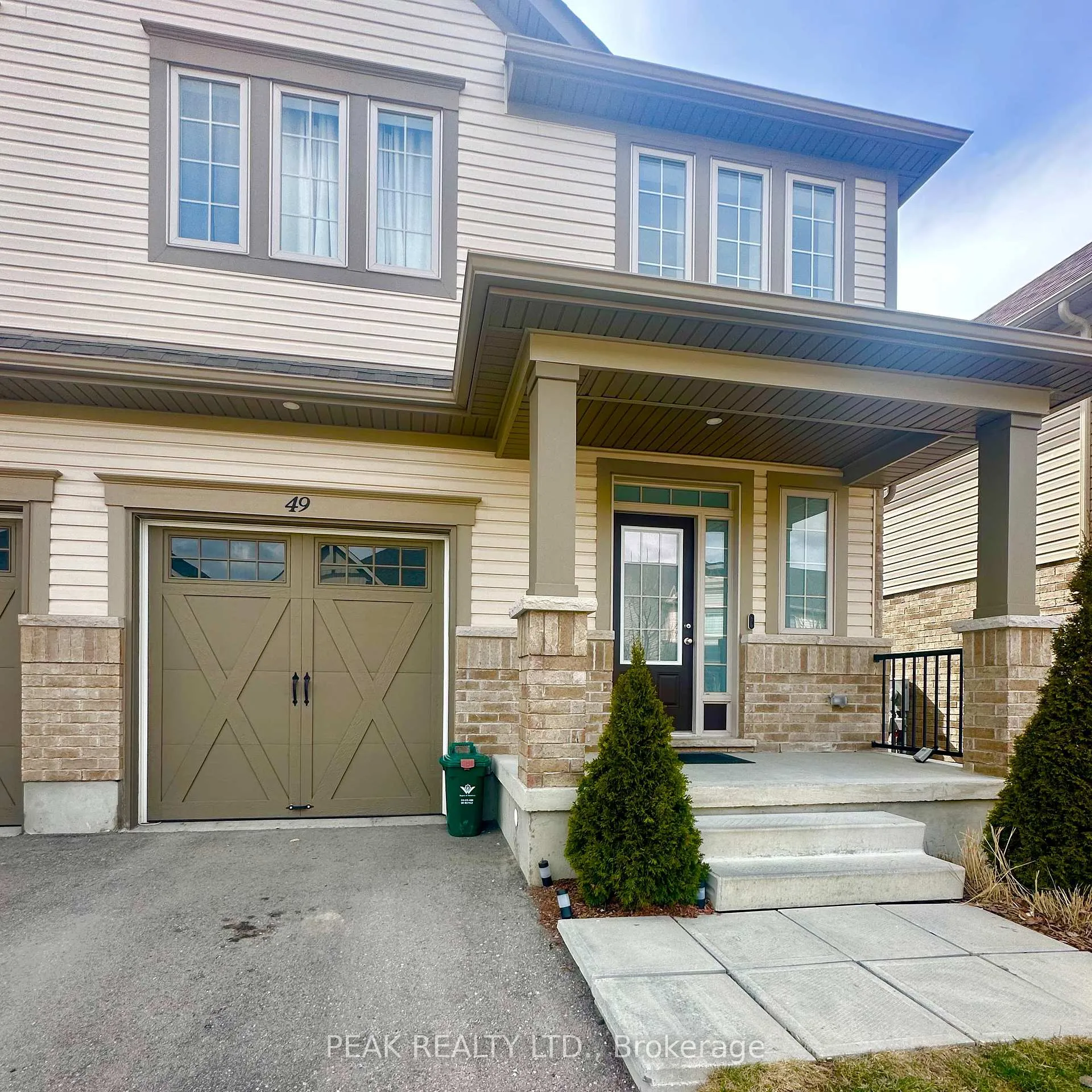 Photo 2 of 49 Gleason Crescent, Kitchener — HOMEH
