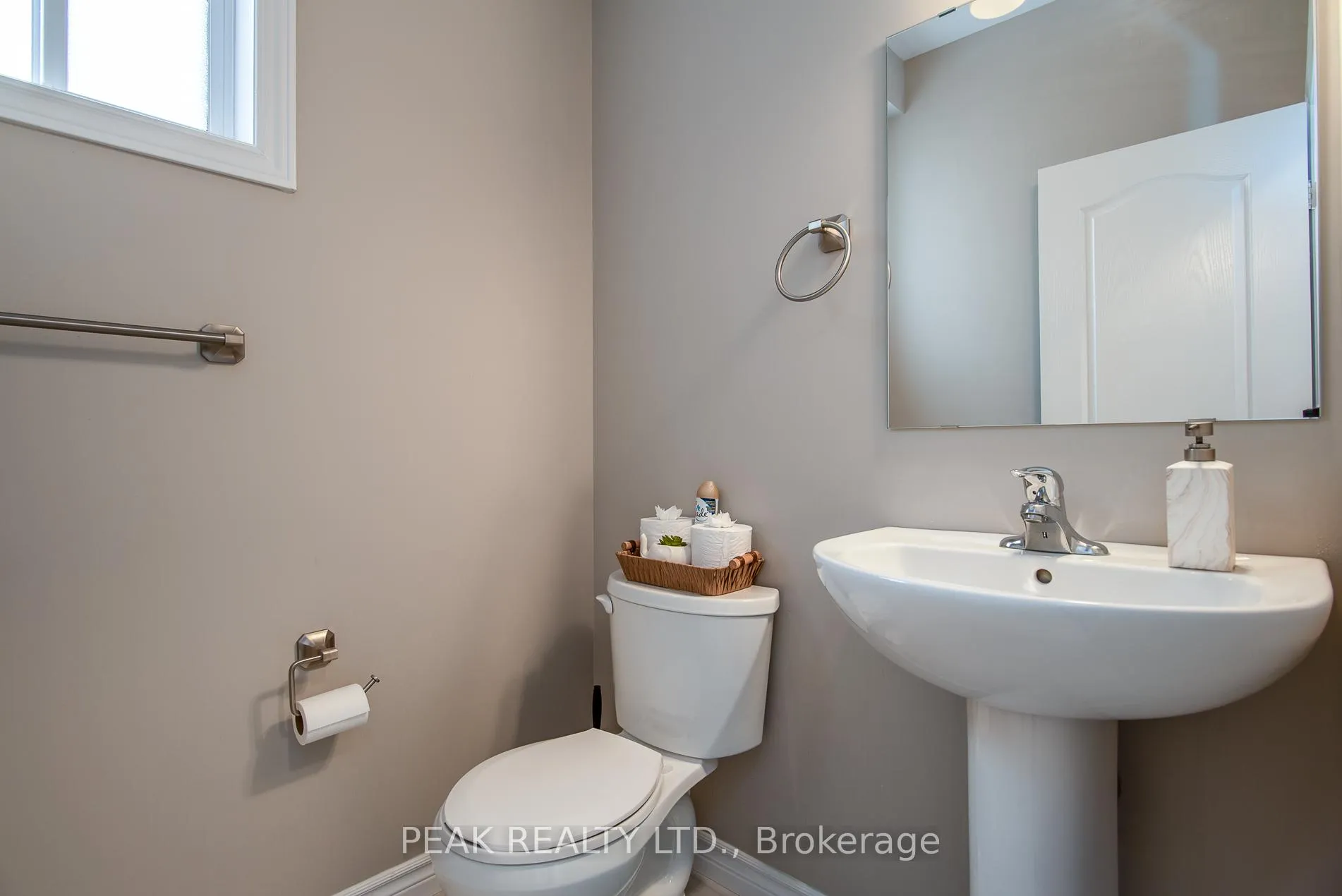 Photo 22 of 49 Gleason Crescent, Kitchener — HOMEH