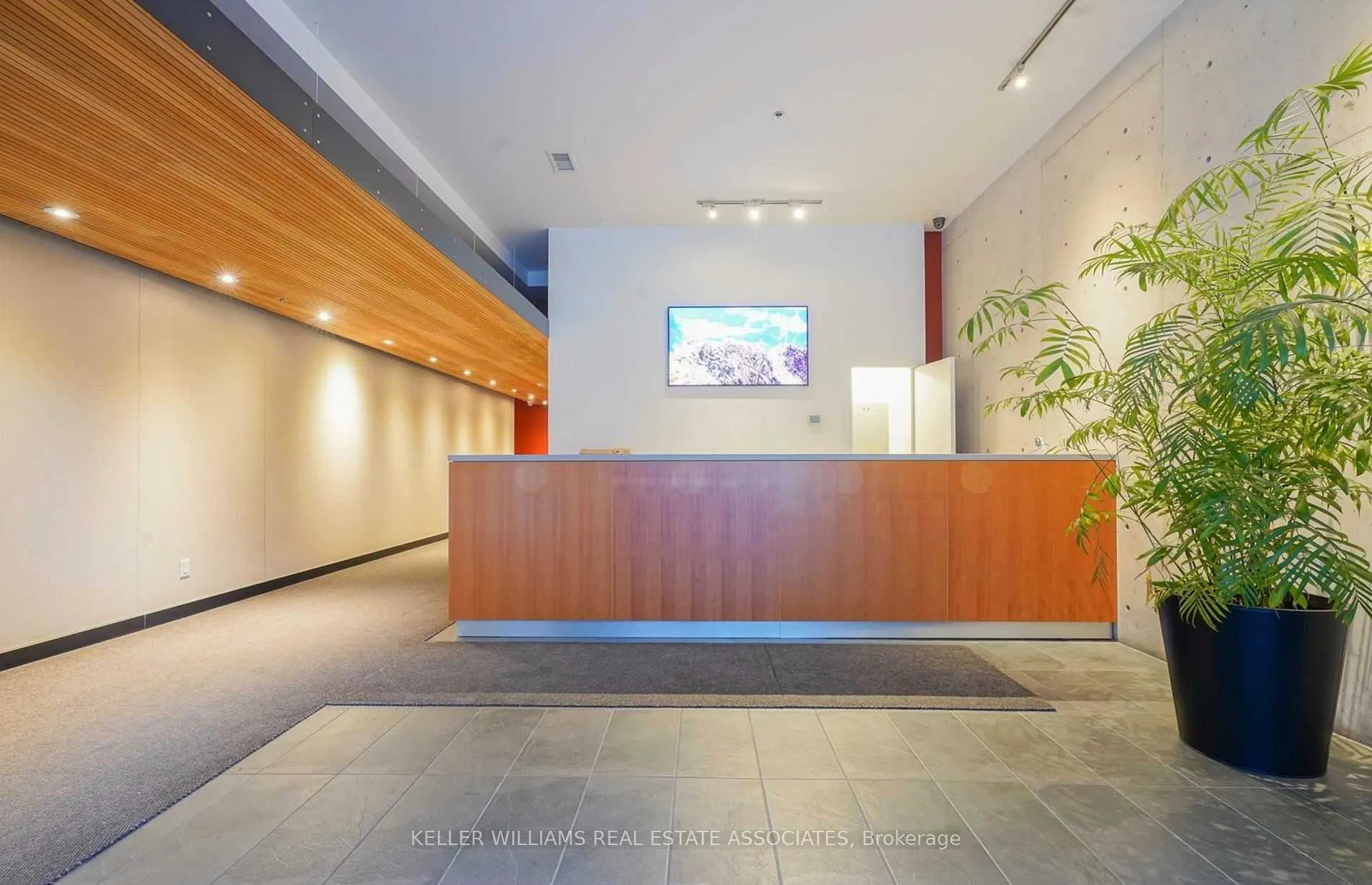 Photo 4 of Unit 1002, 8 Dovercourt Road, Toronto, Little Portugal — HOMEH