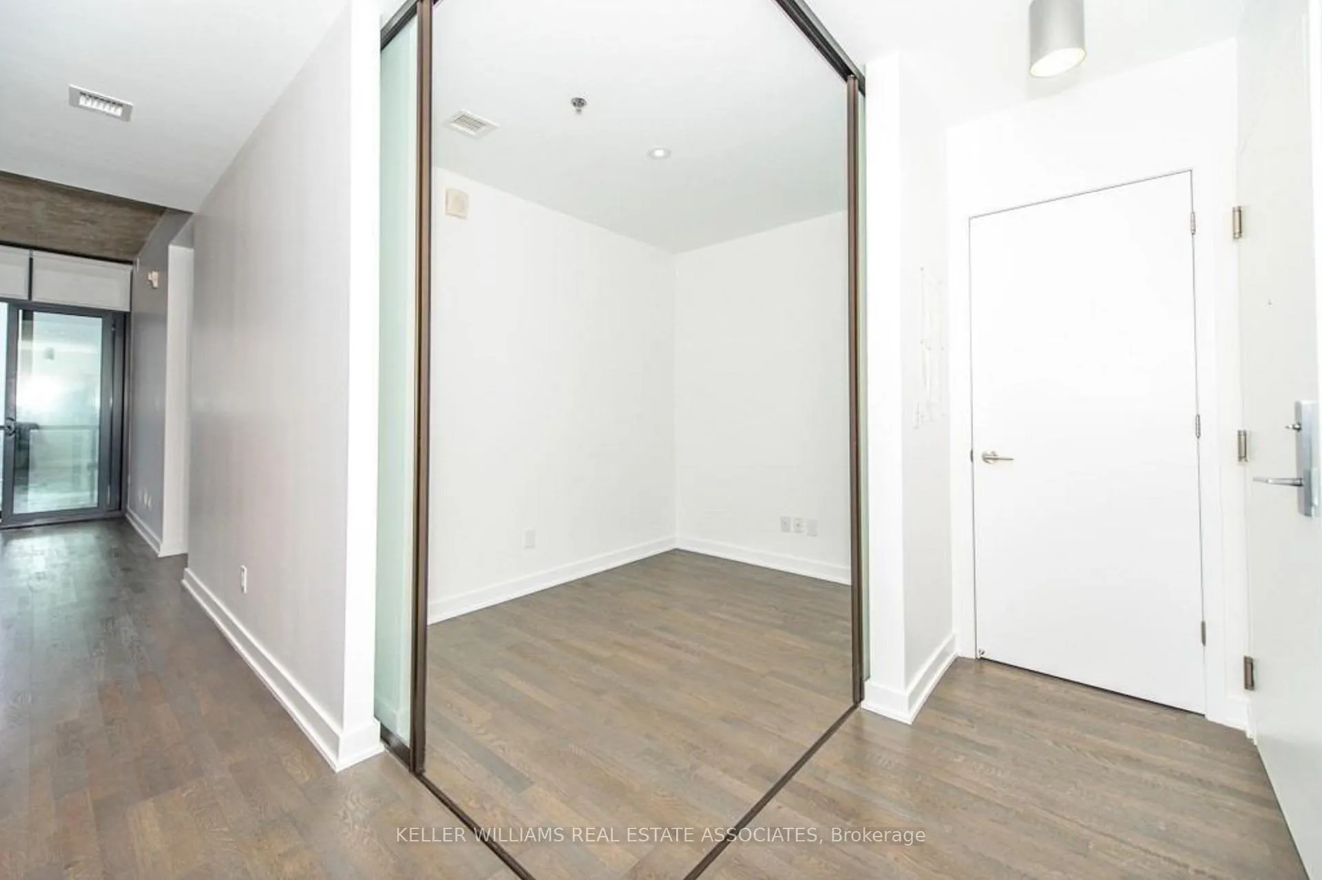 Photo 5 of Unit 1002, 8 Dovercourt Road, Toronto, Little Portugal — HOMEH