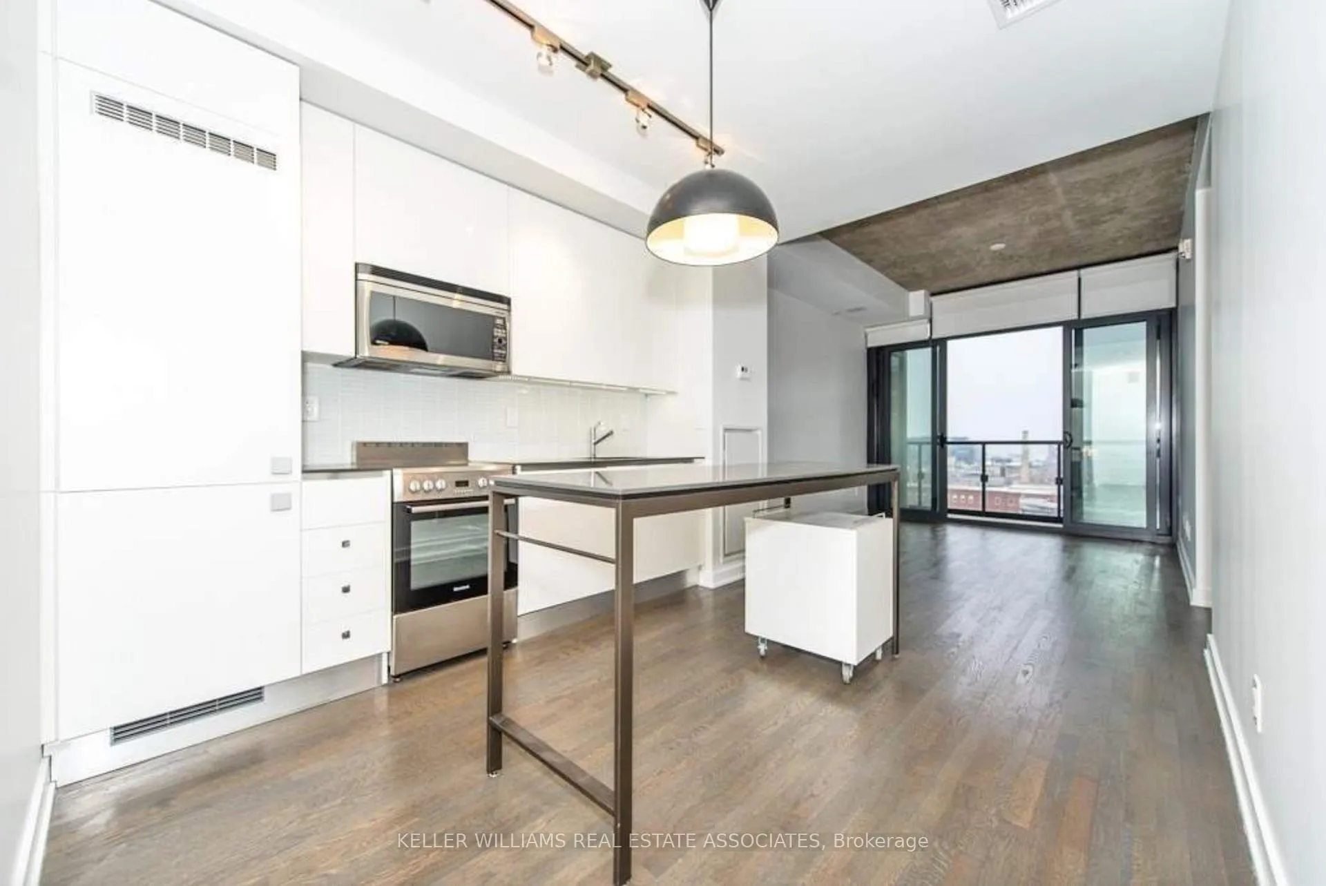 Photo 6 of Unit 1002, 8 Dovercourt Road, Toronto, Little Portugal — HOMEH
