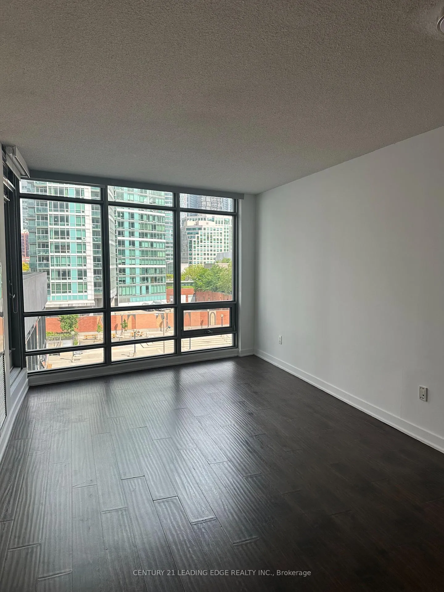 Front of Unit 605, 3 Navy Wharf Court