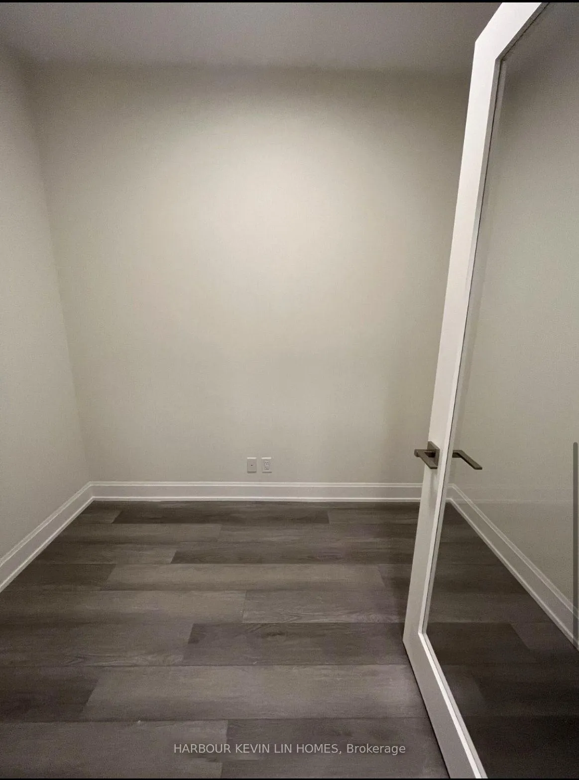 Photo 3 of Unit 1611, 8 Water Walk Drive, Markham, Unionville — HOMEH