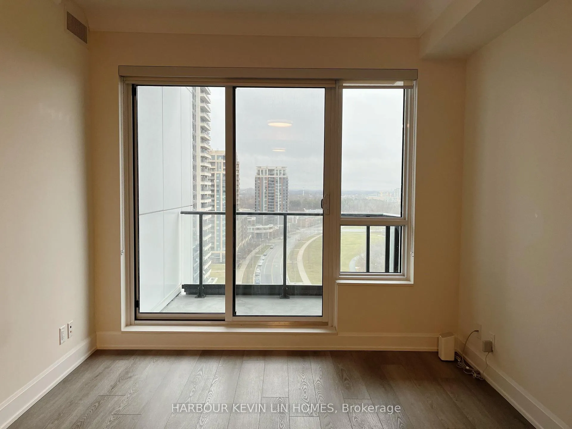 Photo 7 of Unit 1611, 8 Water Walk Drive, Markham, Unionville — HOMEH