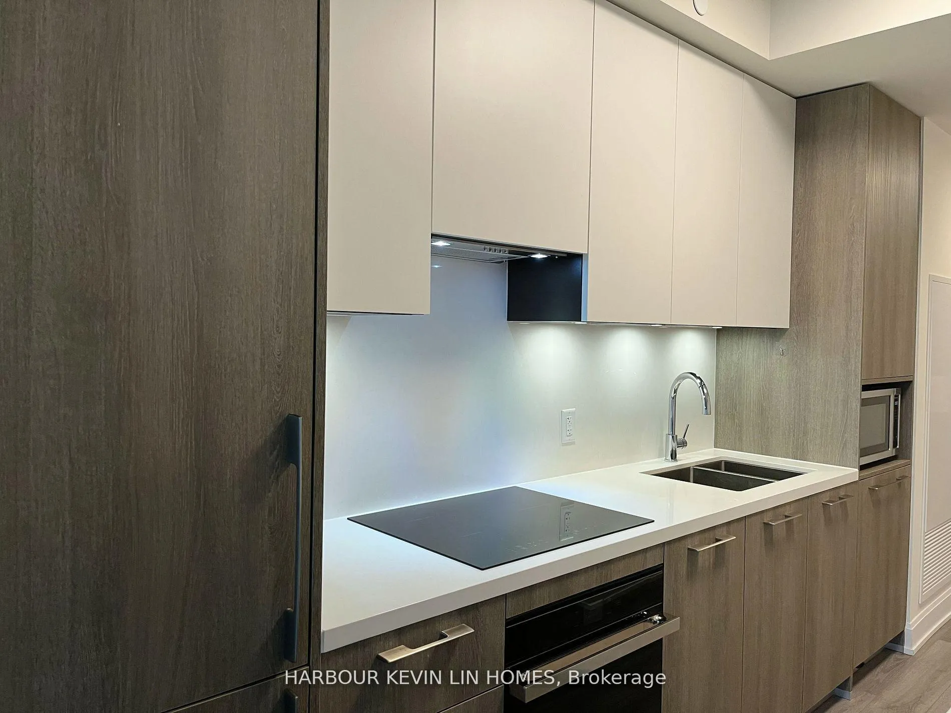 Photo 8 of Unit 1611, 8 Water Walk Drive, Markham, Unionville — HOMEH