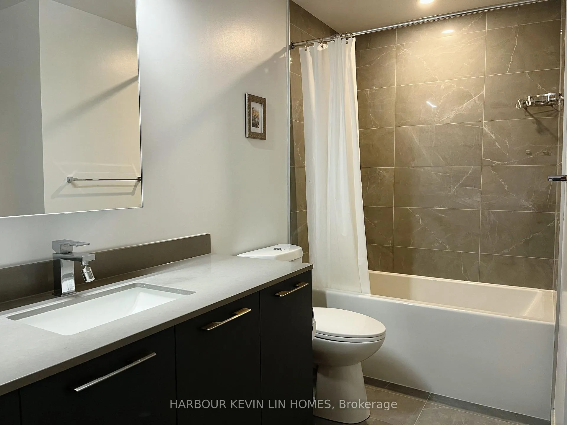 Photo 10 of Unit 1611, 8 Water Walk Drive, Markham, Unionville — HOMEH