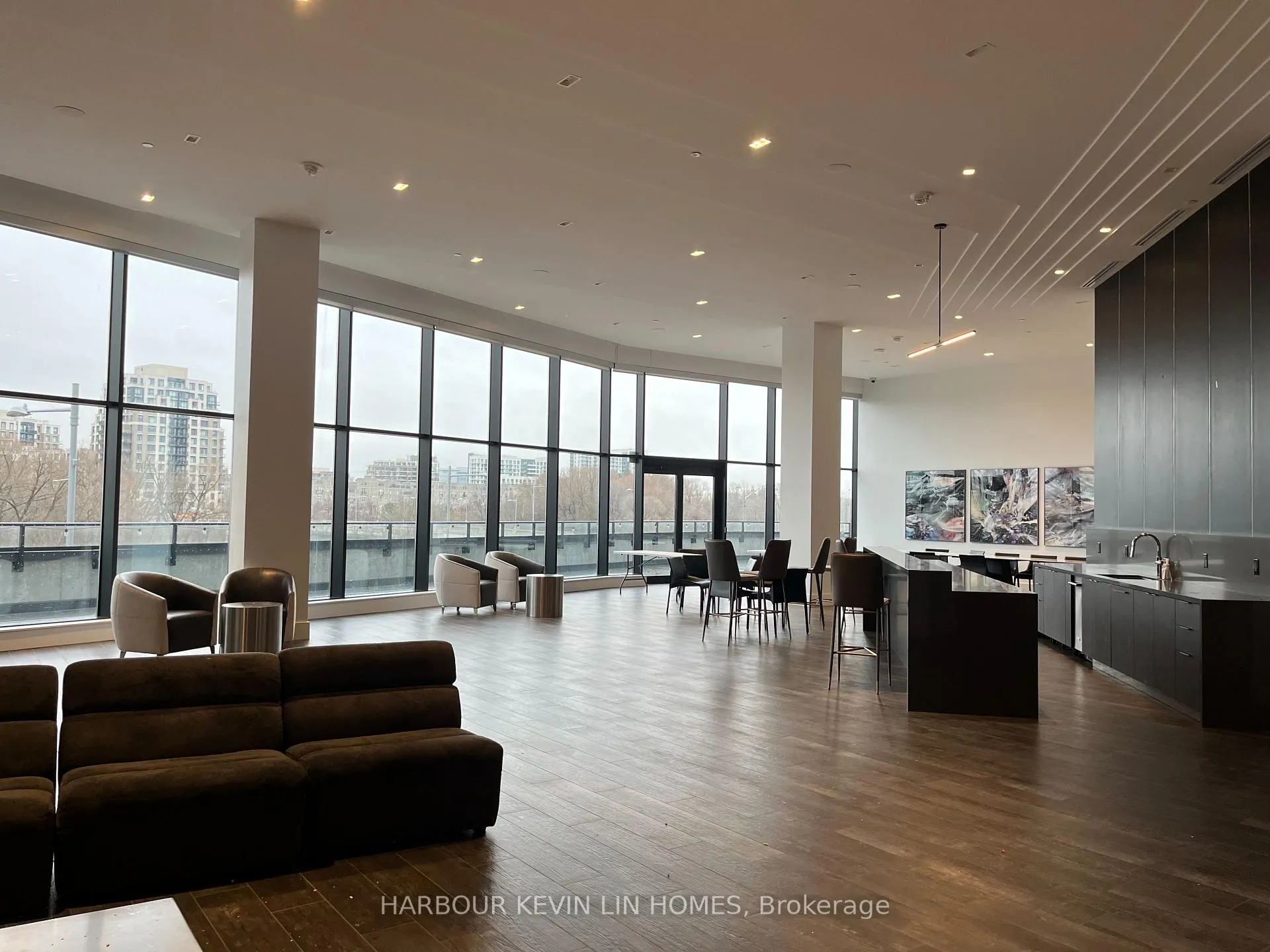 Photo 16 of Unit 1611, 8 Water Walk Drive, Markham, Unionville — HOMEH