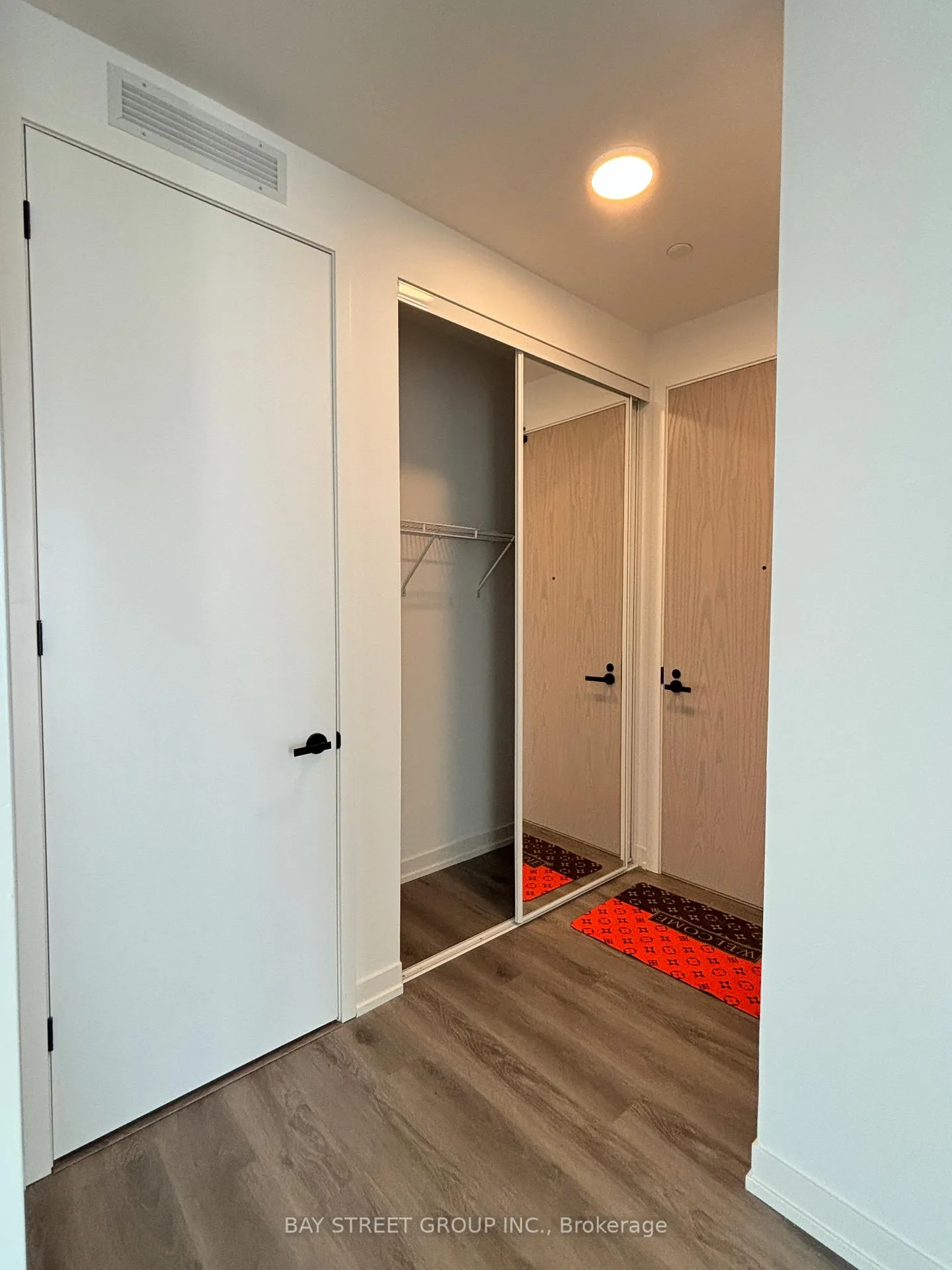 Photo 11 of Unit 4612, 28 Interchange Way, Vaughan, Vaughan Corporate Centre — HOMEH
