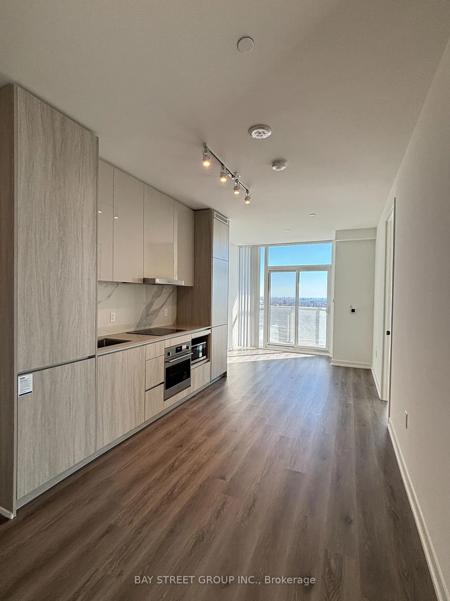 Photo 16 of Unit 4612, 28 Interchange Way, Vaughan, Vaughan Corporate Centre — HOMEH