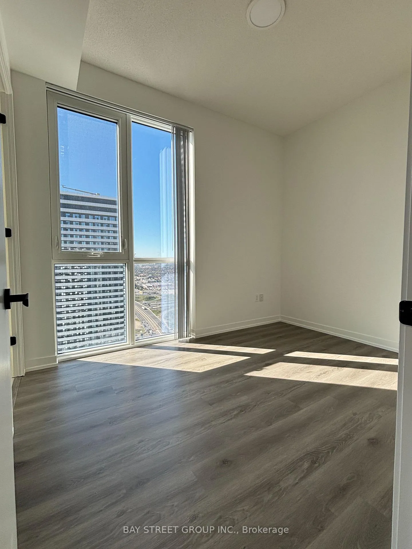 Photo 18 of Unit 4612, 28 Interchange Way, Vaughan, Vaughan Corporate Centre — HOMEH